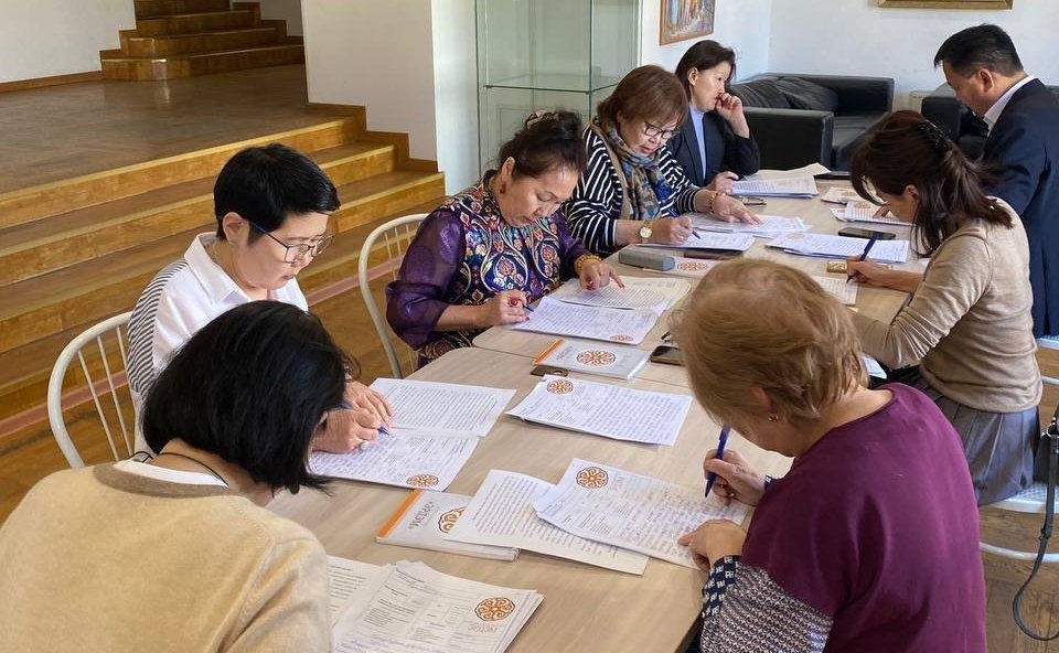 Баир Жамсуев принял участие во Всемирной социально значимой акции – Всебурятском диктанте «Эрдэм»