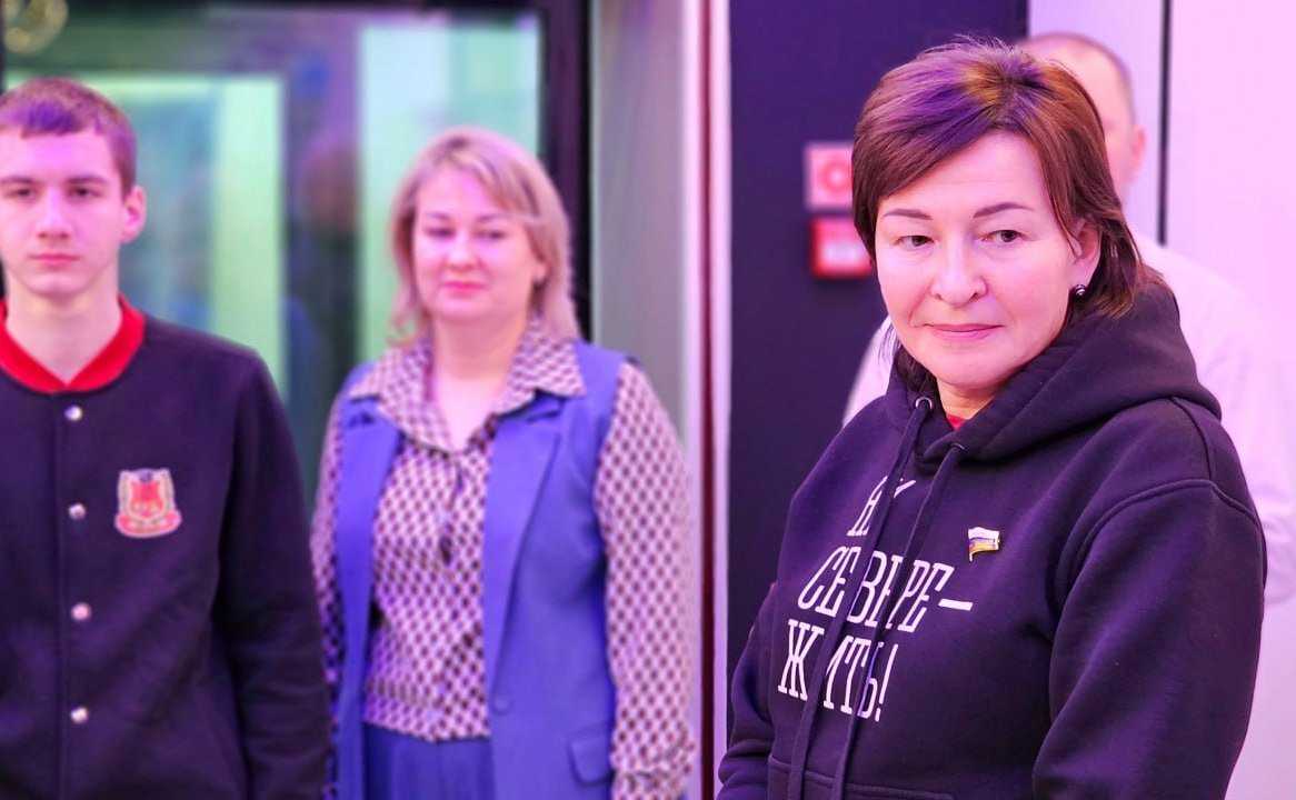 В преддверии Дня студента Лариса Круглова организовала для учащихся мурманского колледжа экскурсию в фиджитал-центр