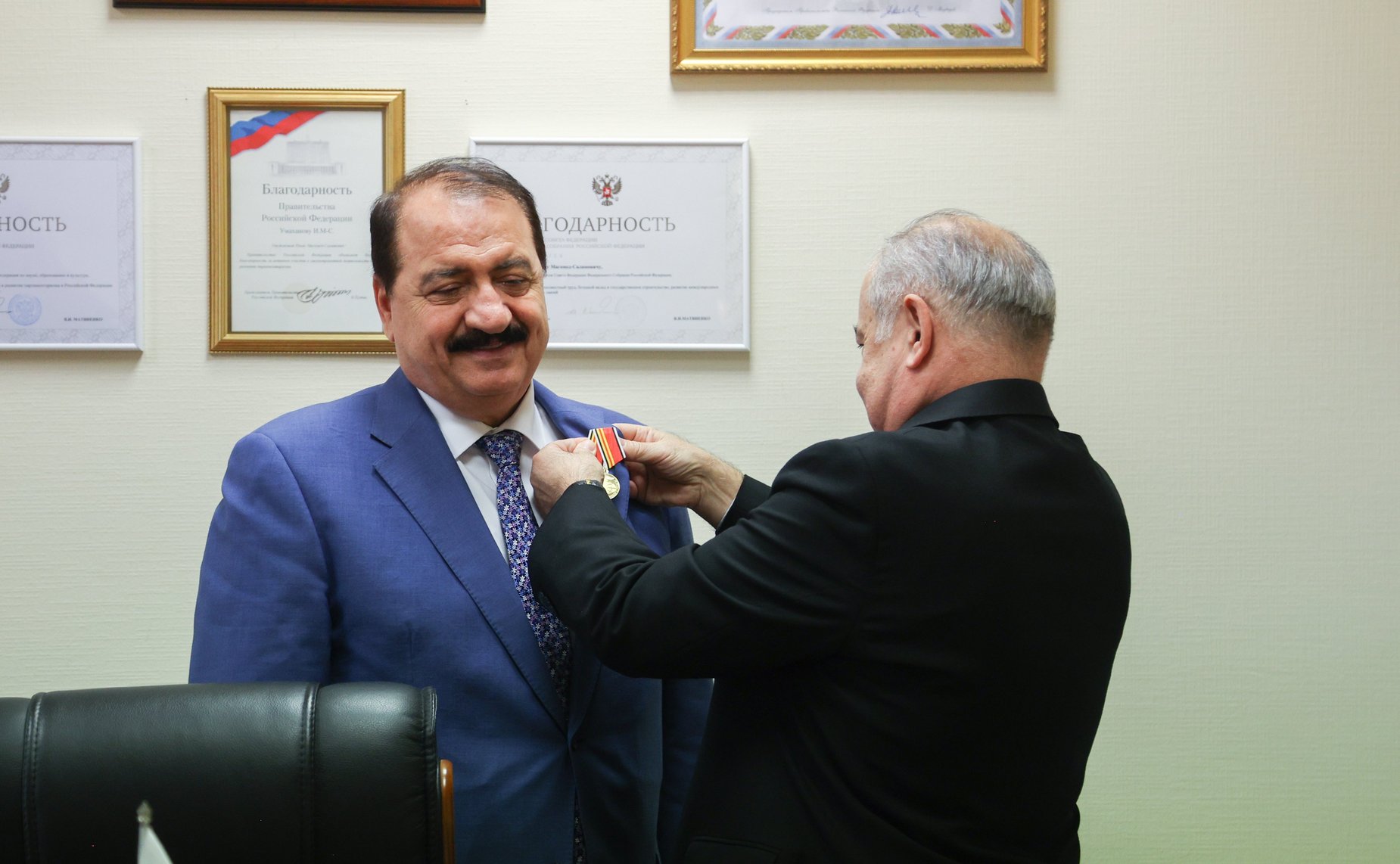 Встреча первого заместителя председателя Комитета СФ по науке, образованию и культуре Ильяса Умаханова с Чрезвычайным и Полномочным Послом Сирийской Арабской Республики в РФ