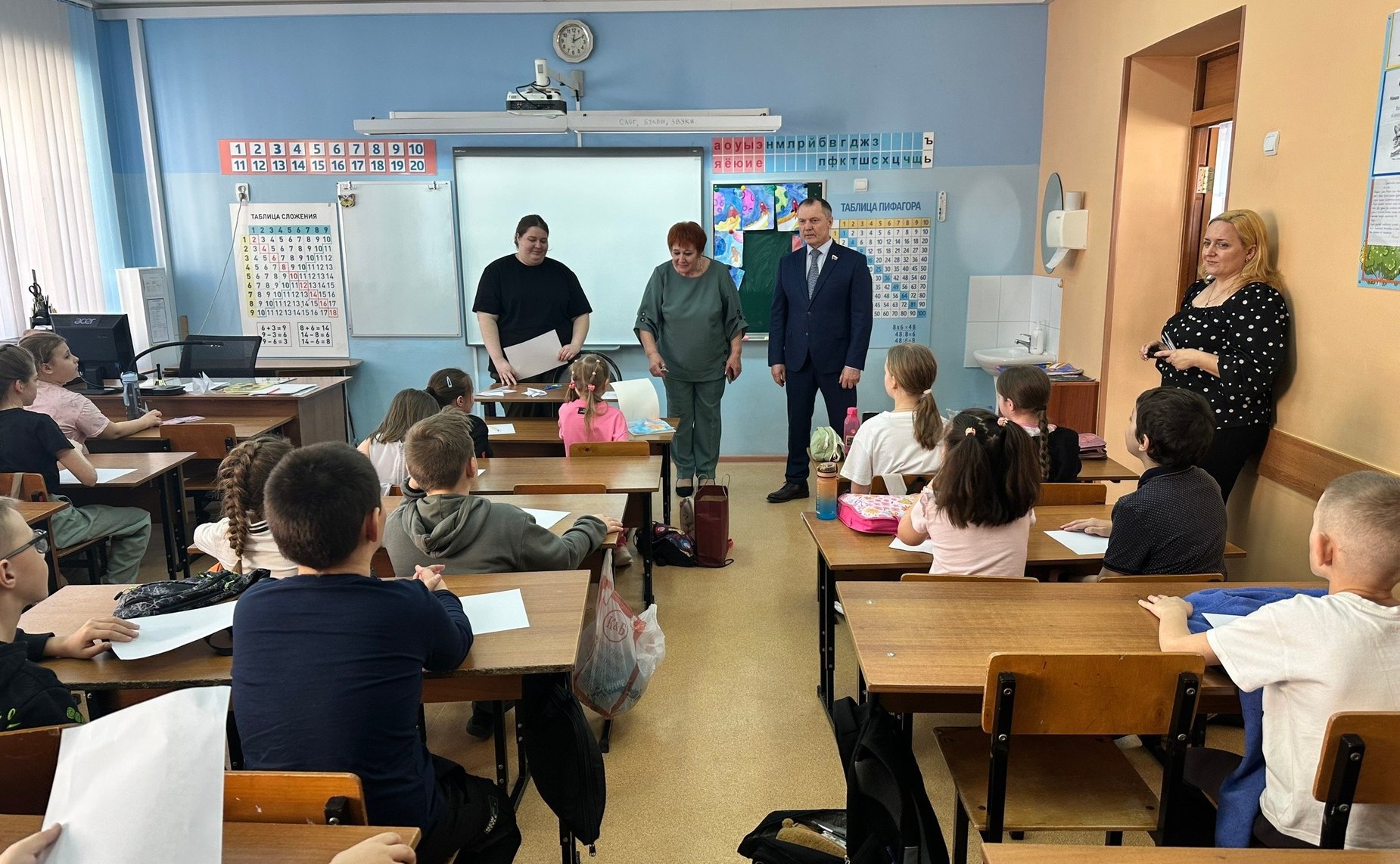 Игорь Мурог в рамках работы в регионе посетил школу №73 города Рязани
