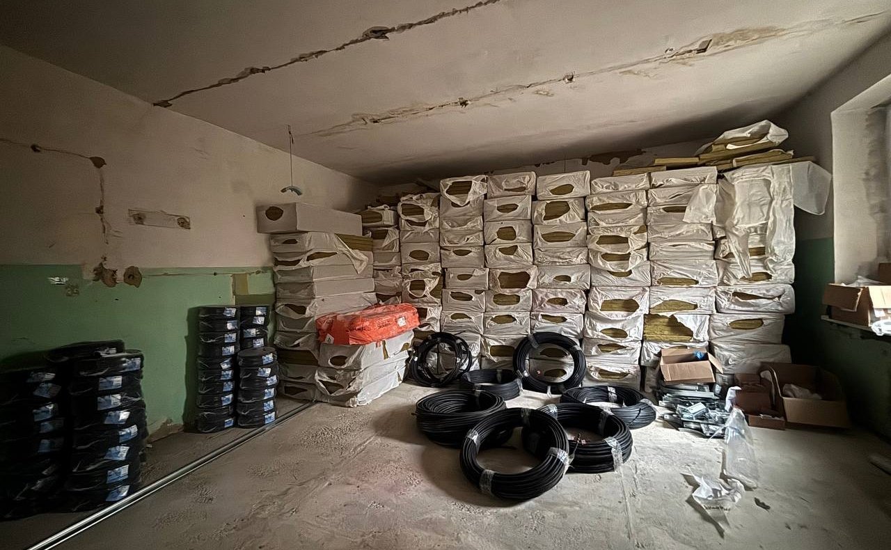 Игорь Кастюкевич вместе с представителями региона – шефа, Рязанской области, посетили центральную больницу Верхнего Рогачика, где сейчас ремонтируют здание поликлиники