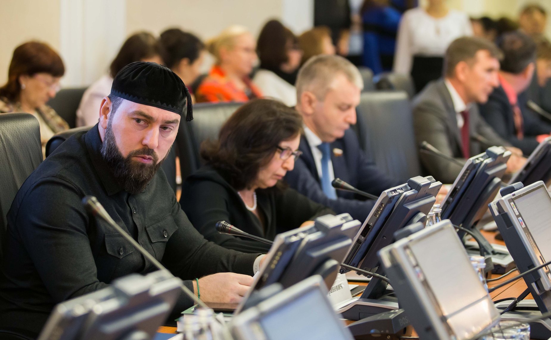 «Круглый стол» в СФ на тему «Благотворительность – духовная потребность и историческая традиция российского общества»