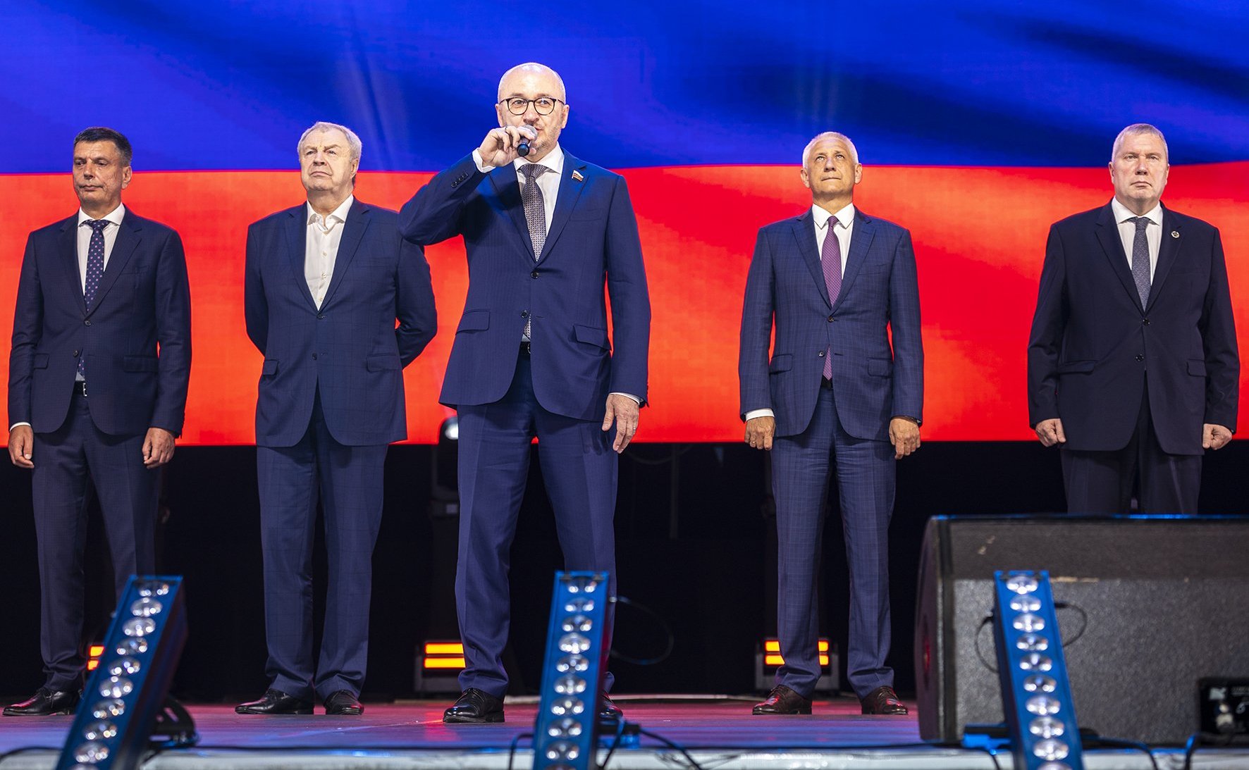 Олег Цепкин принял участие в торжественном вечере для ветеранов городских предприятий Магнитогорска