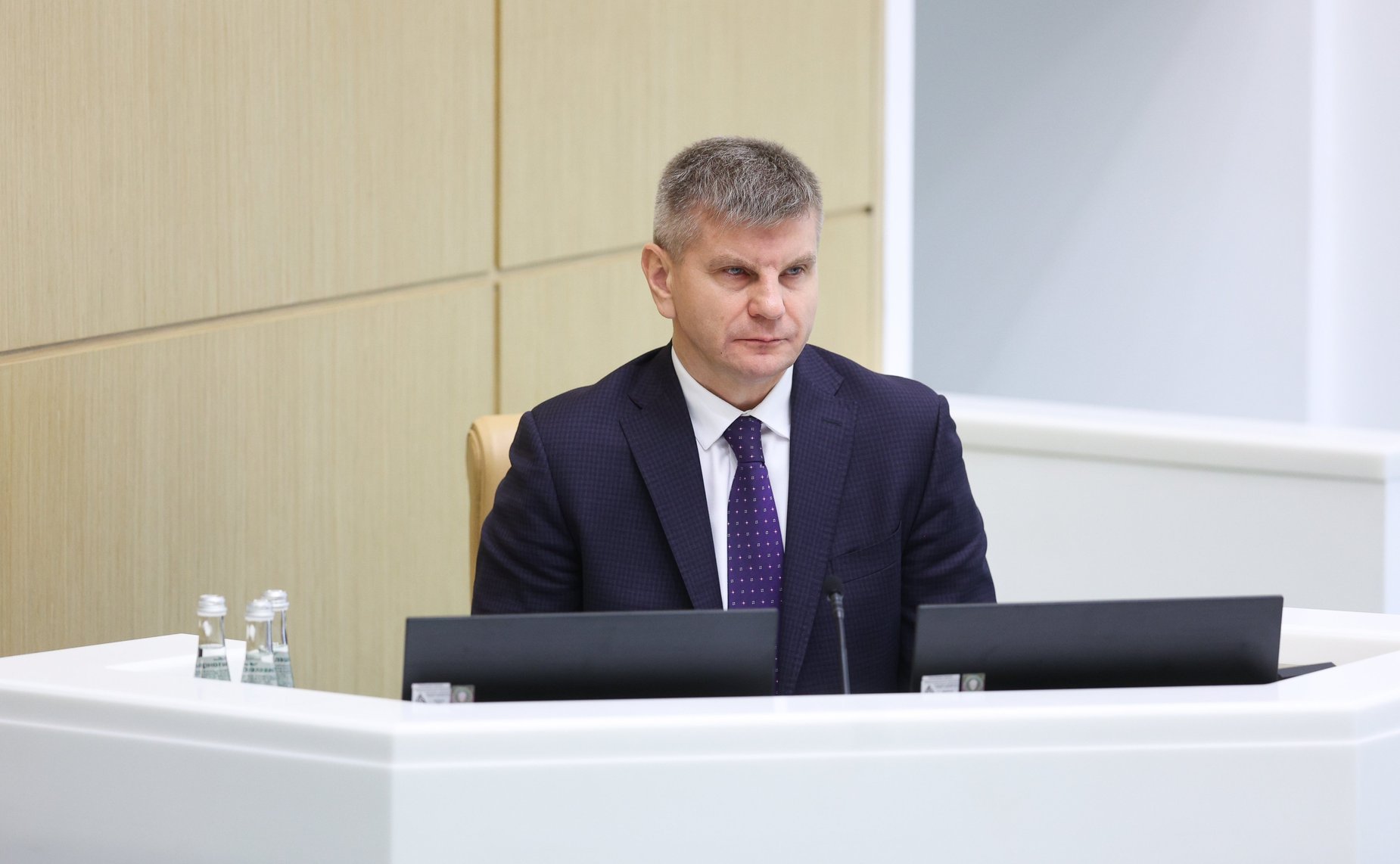 Геннадий Голов