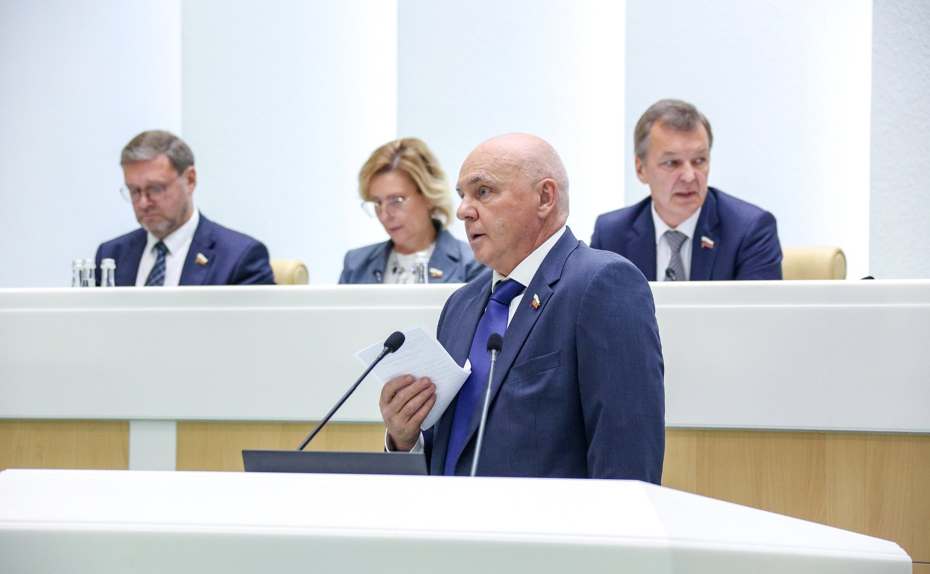 Андрей Шохин