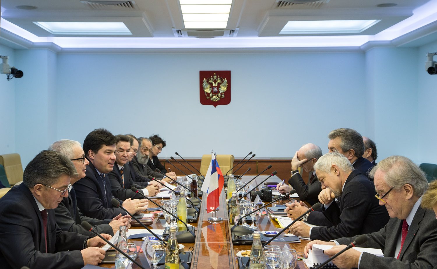 19-12 М. Маргелов и В. Озеров провели встречу с делегацией Комитета по международным делам, обороне и вооруженным силам Сената Французской Республики 2