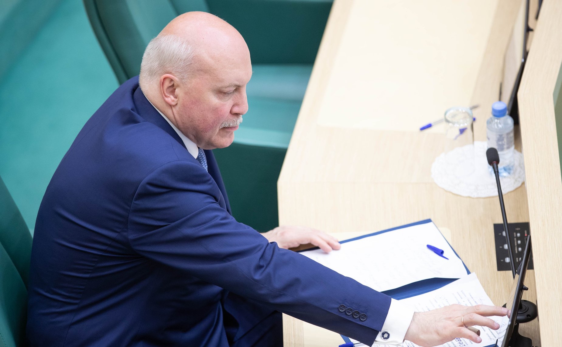 Д. Мезенцев