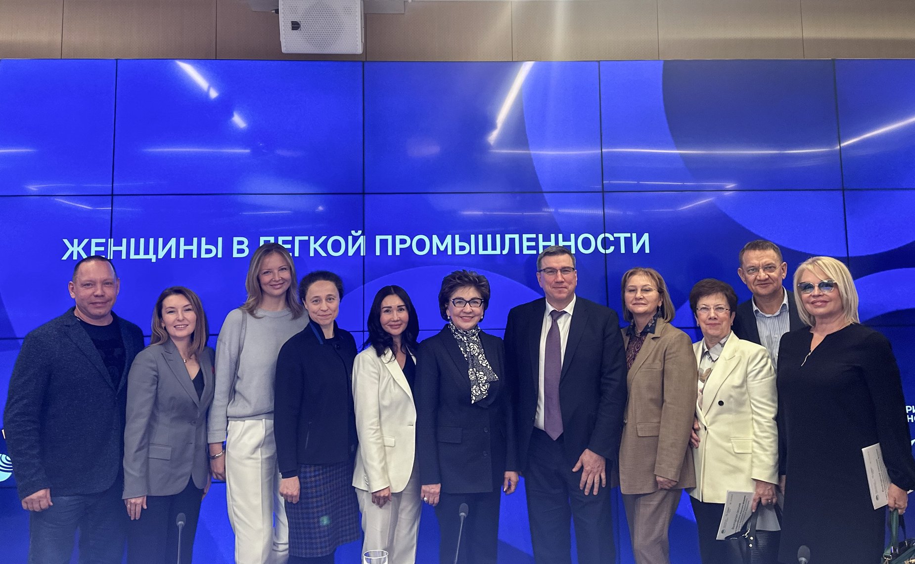 Галина Карелова провела сессию ЕЖФ, посвященную развитию легкой промышленности