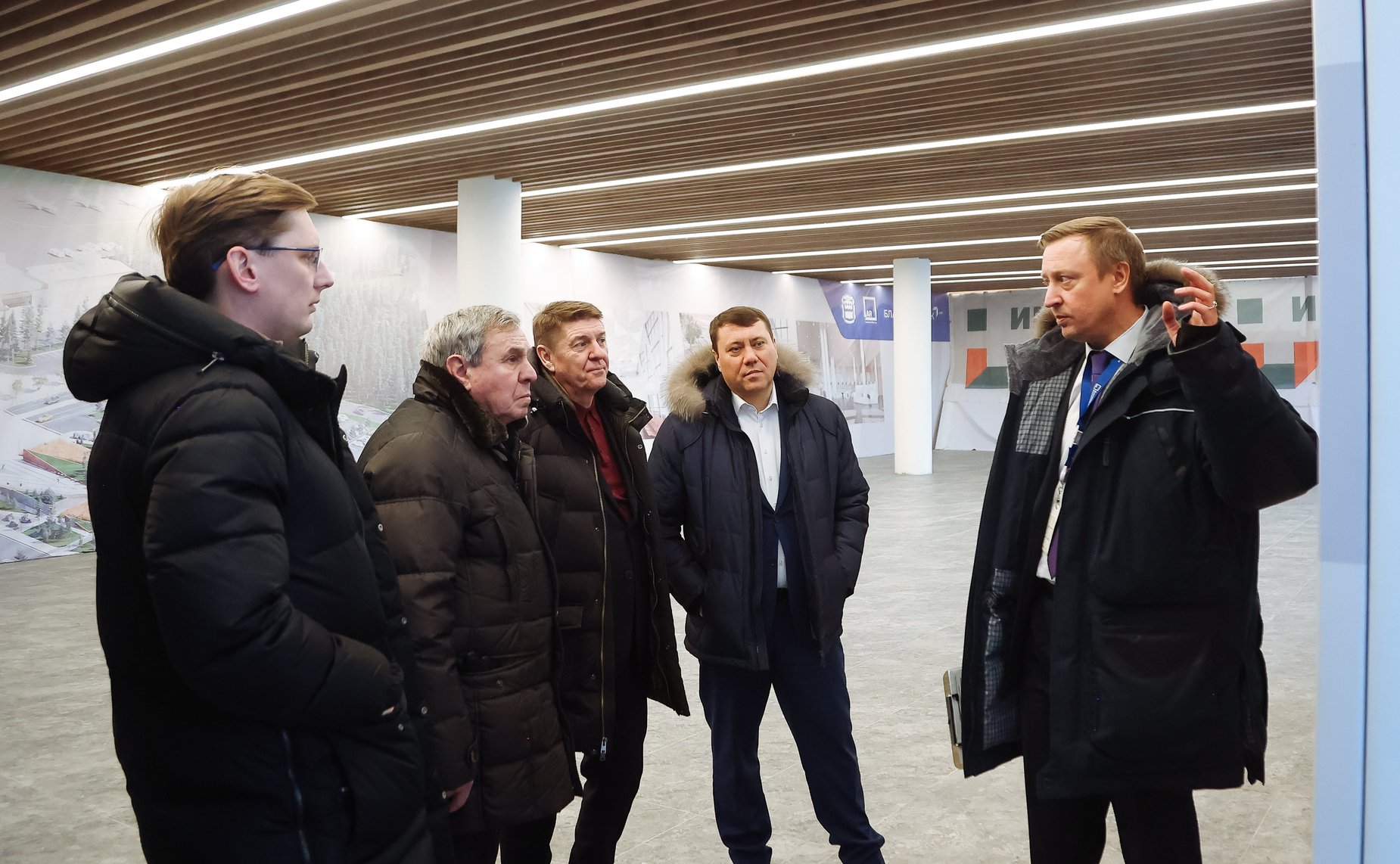 Сенаторы Российской Федерации провели осмотр вводимого в эксплуатацию нового терминала аэропорта «Игнатьево» и ознакомились с проектом реконструкции аэропортового комплекса