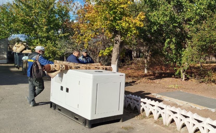 Игорь Кастюкевич привез обогреватели и увлажнители воздуха в Новокиевский детский дом и Гериатрический пансионат Чаплынки