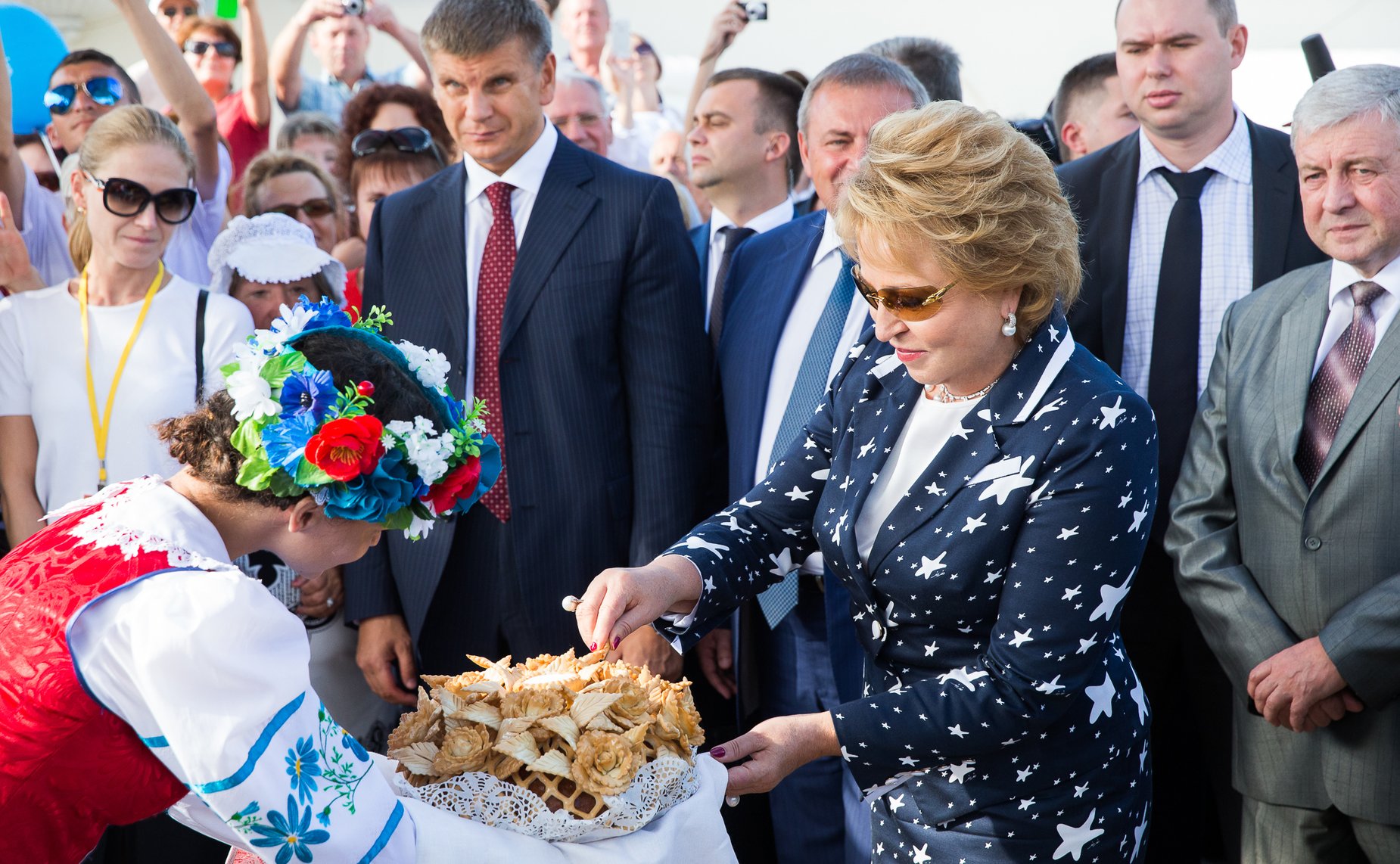 В. Матвиенко на ярмарке Второй форум регионов России и Беларуси начал свою работу