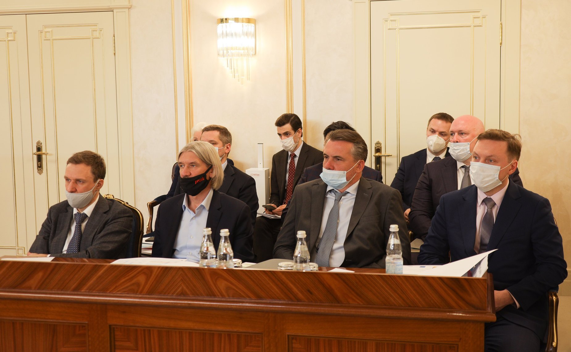 Встреча руководства верхней палаты парламента, Банка России, федеральных органов исполнительной власти и представителей региональных банков