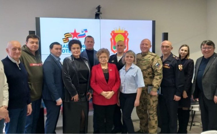 Оксана Хлякина в ходе работы в регионе провела круглый стол на тему «Актуальные задачи поддержки военнослужащих и ветеранов боевых действий в Липецкой области»