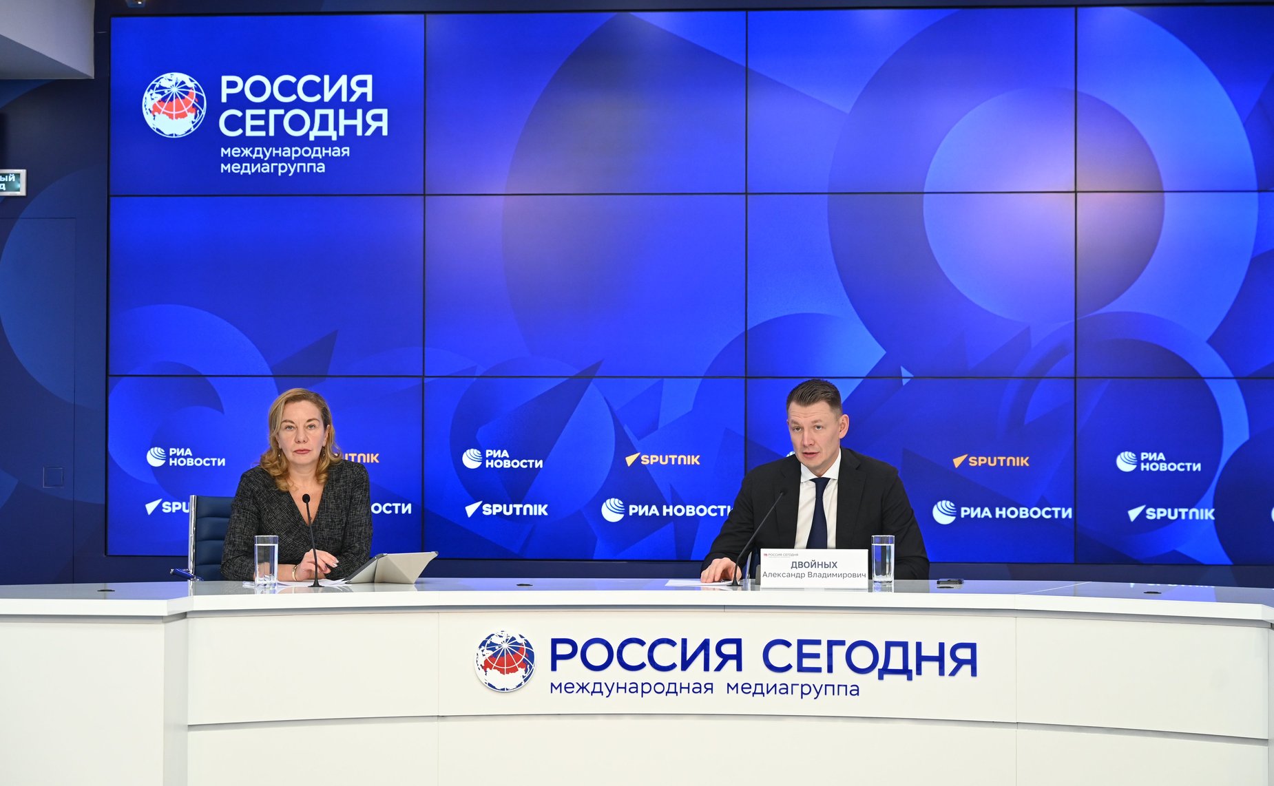 Пресс-конференция председателя Комитета СФ по аграрно-продовольственной политике и природопользованию Александра Двойных по итогам работы Комитета в осеннюю сессию и о планах на 2023 год