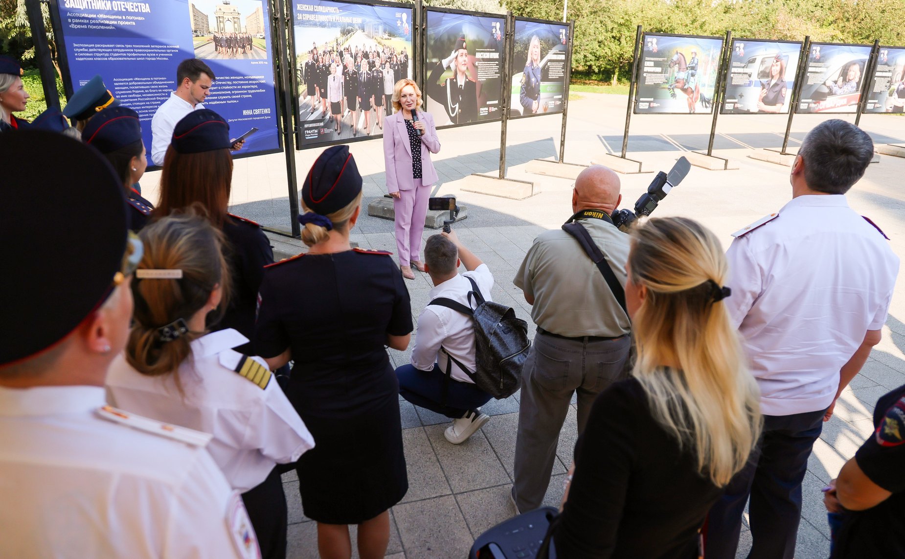 Инна Святенко приняла участие в открытии в Москве фотовыставки, подготовленной Ассоциацией «Женщины в погонах»