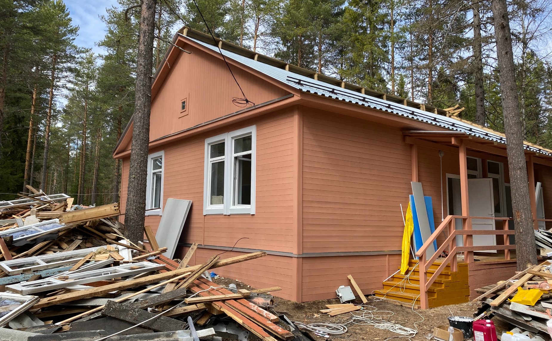 Иван Новиков в рамках рабочей поездки в Плесецкий муниципальный округ посетил детский оздоровительный лагерь «Буревестник»
