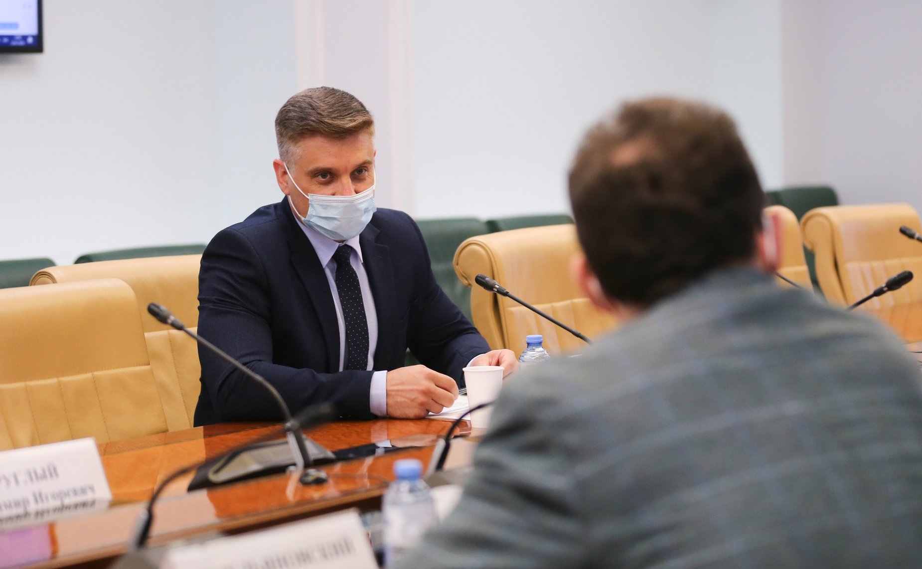 Юрий Архаров