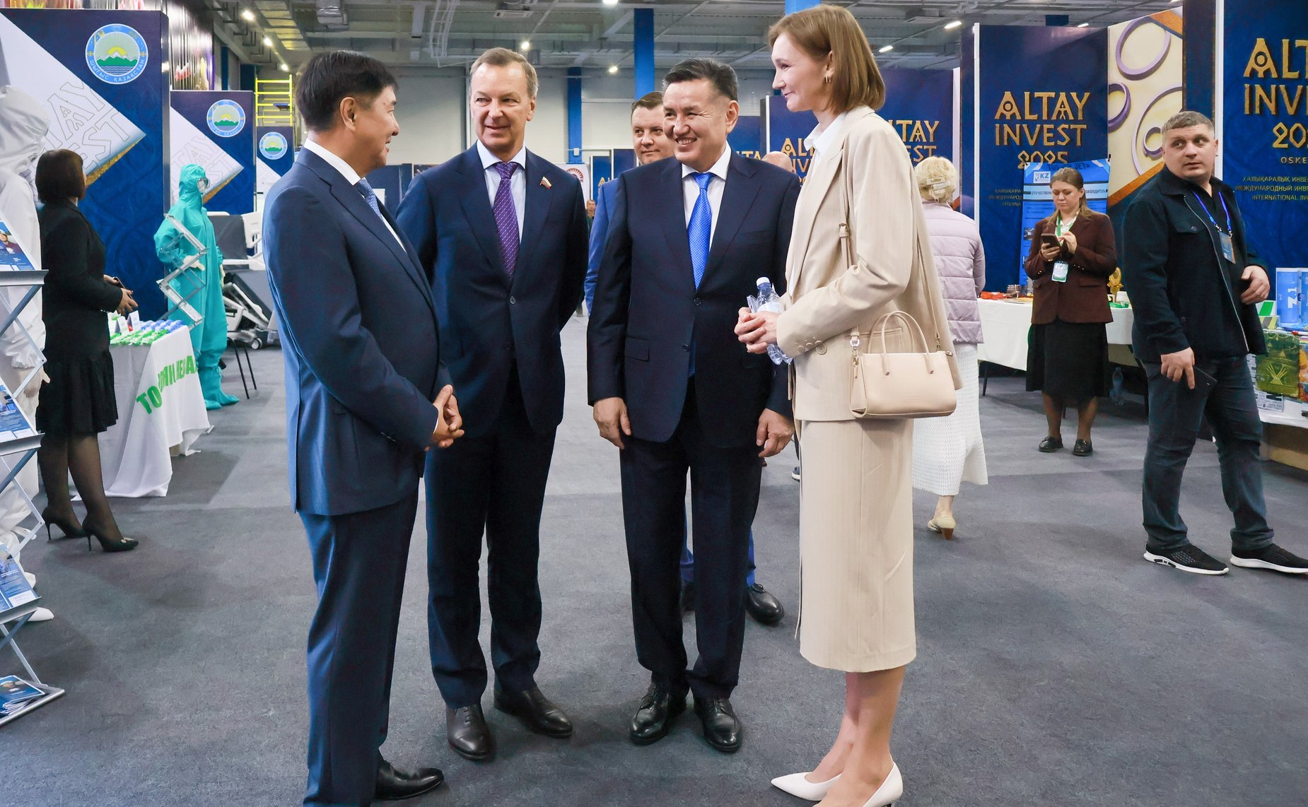 Делегация Совета Федерации приняла участие в проходящем в Усть-Каменогорске пленарном заседании Международного инвестиционного форума «Алтай Инвест-2025»