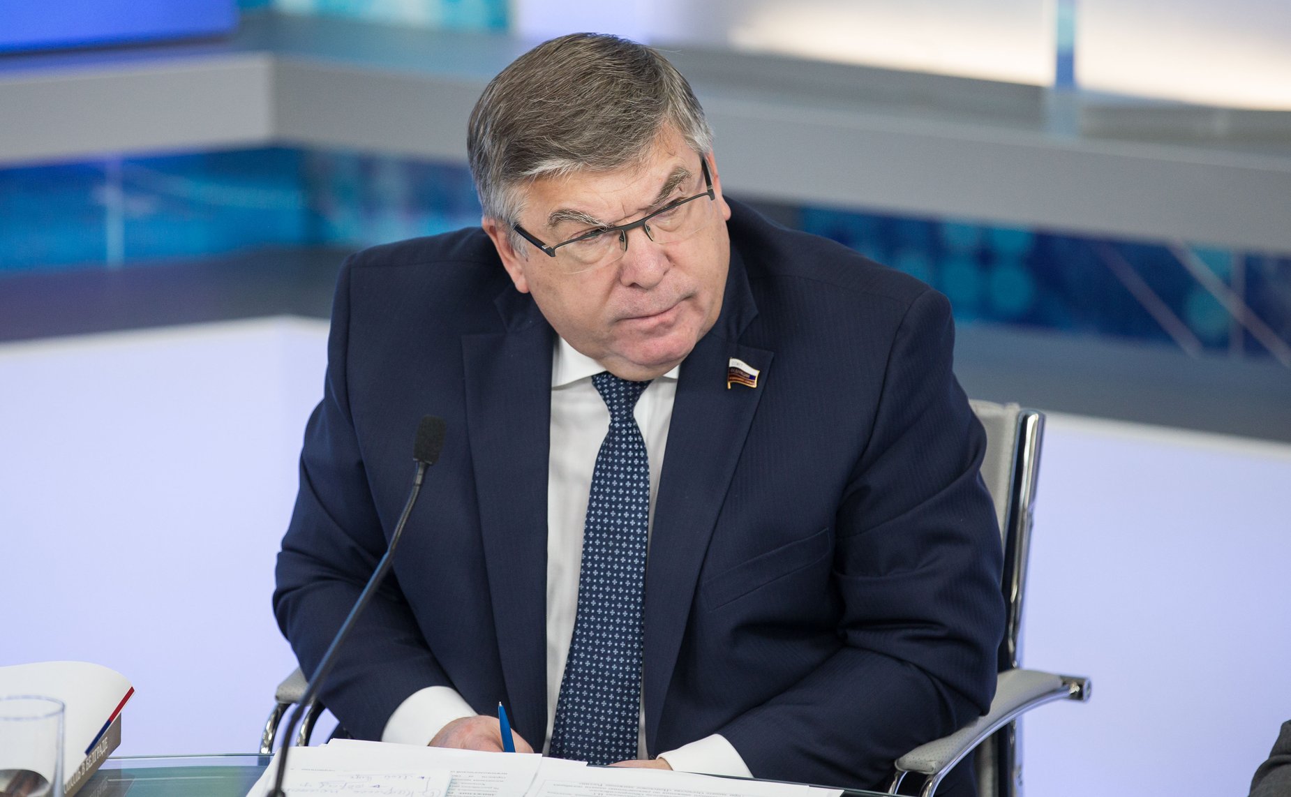 Встреча В. Рязанского с членами поисковых отрядов, занимающихся установлением личностей и перезахоронением солдат Великой Отечественной войны
