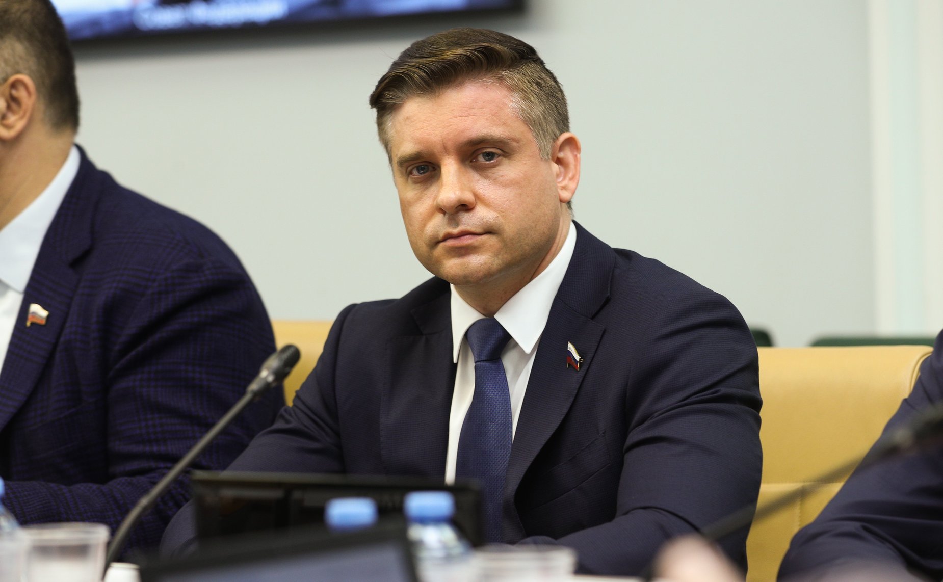 Юрий Архаров