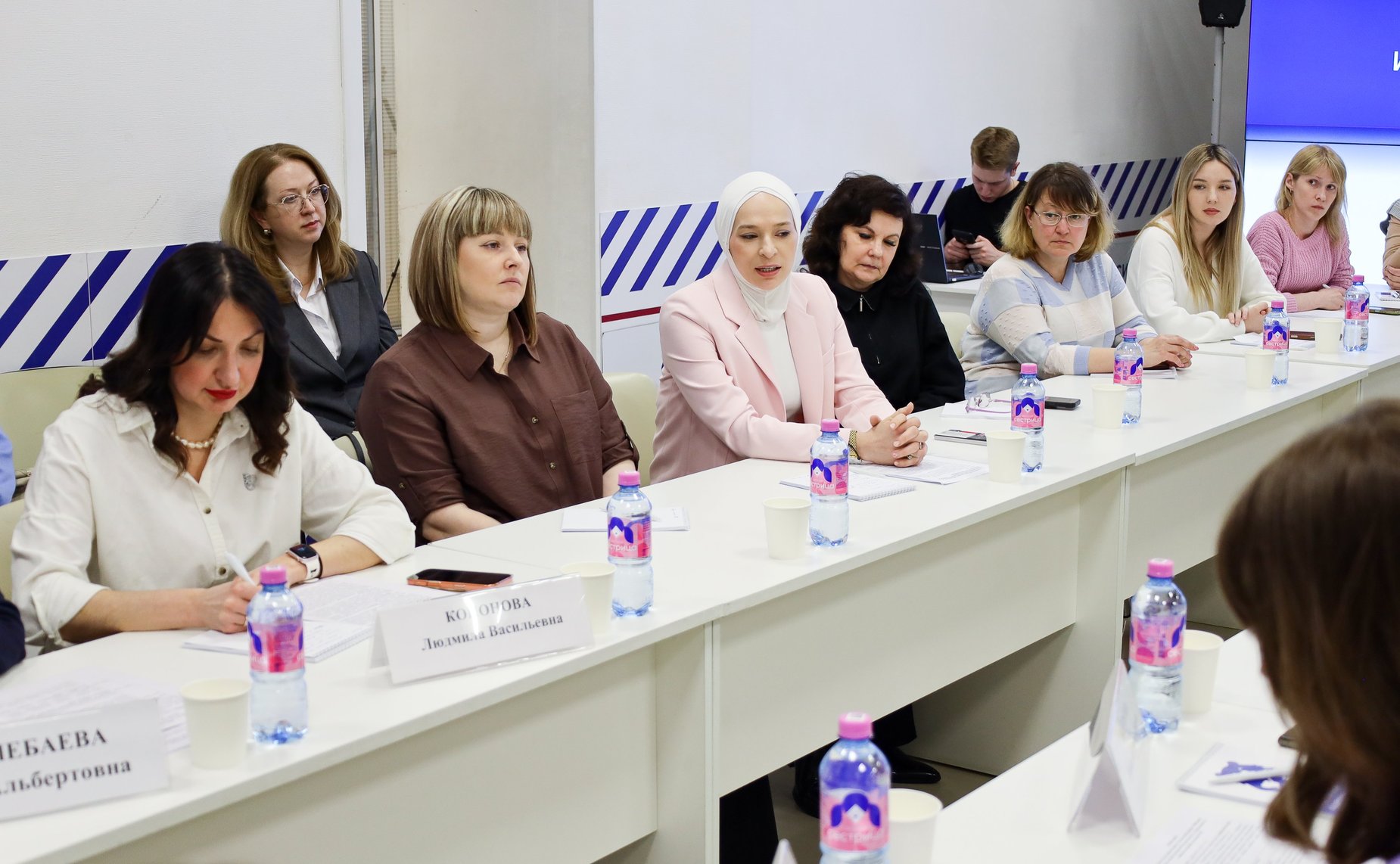 Сенаторы посетили штаб общественной поддержки партии «Единая Россия»