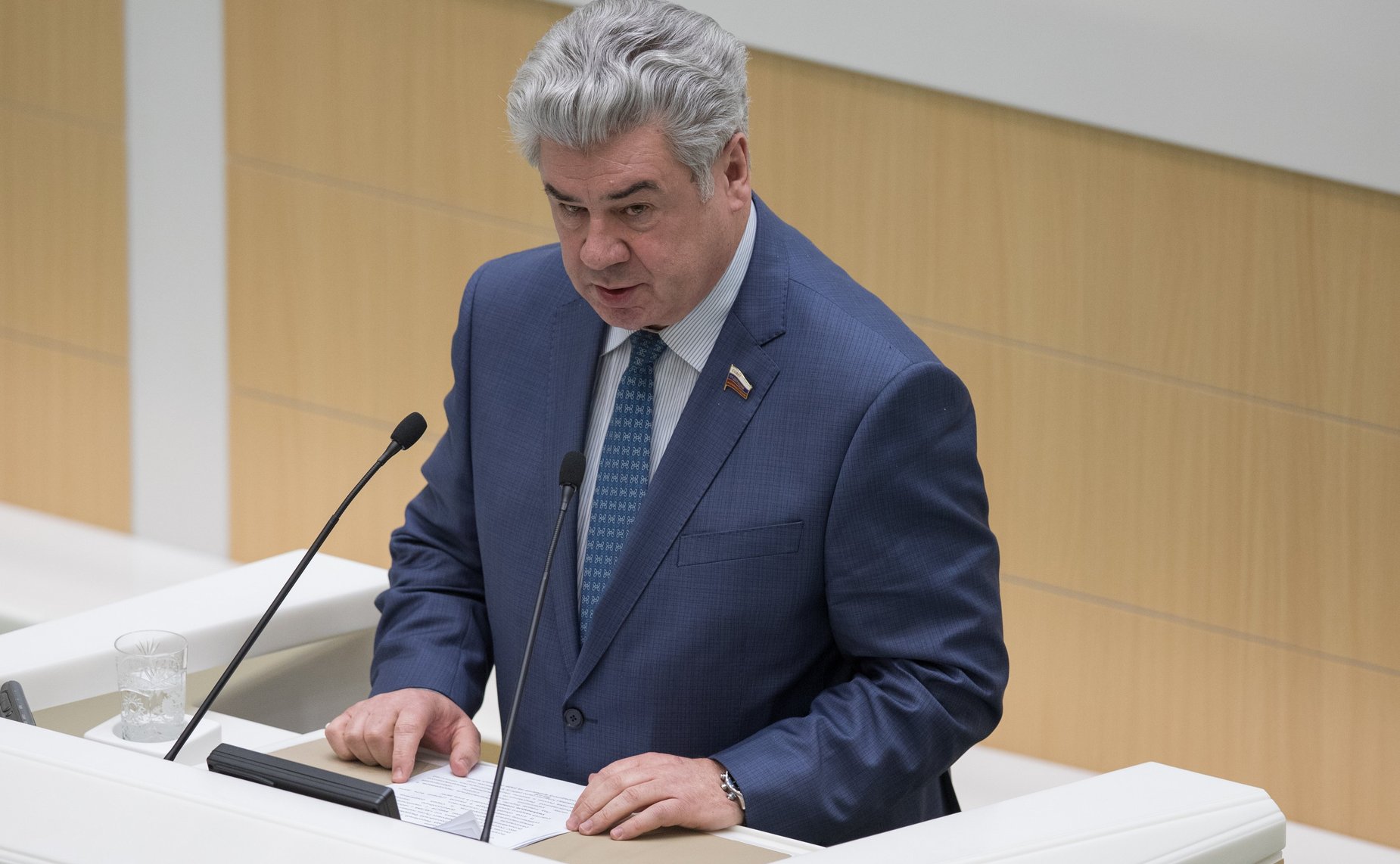 В. Бондарев