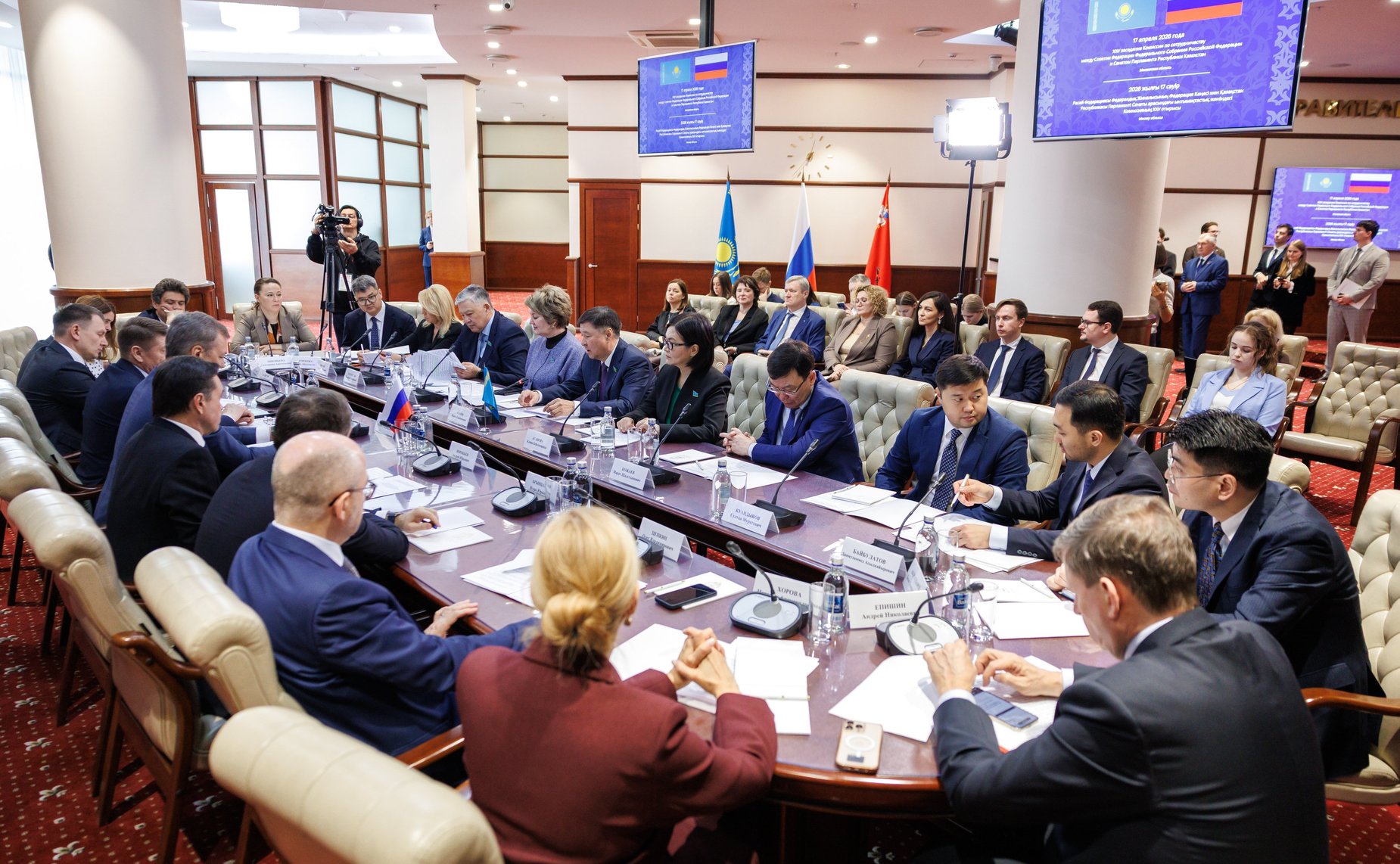 Заседание Комиссии по сотрудничеству между Советом Федерации и Сенатом Парламента Республики Казахстан