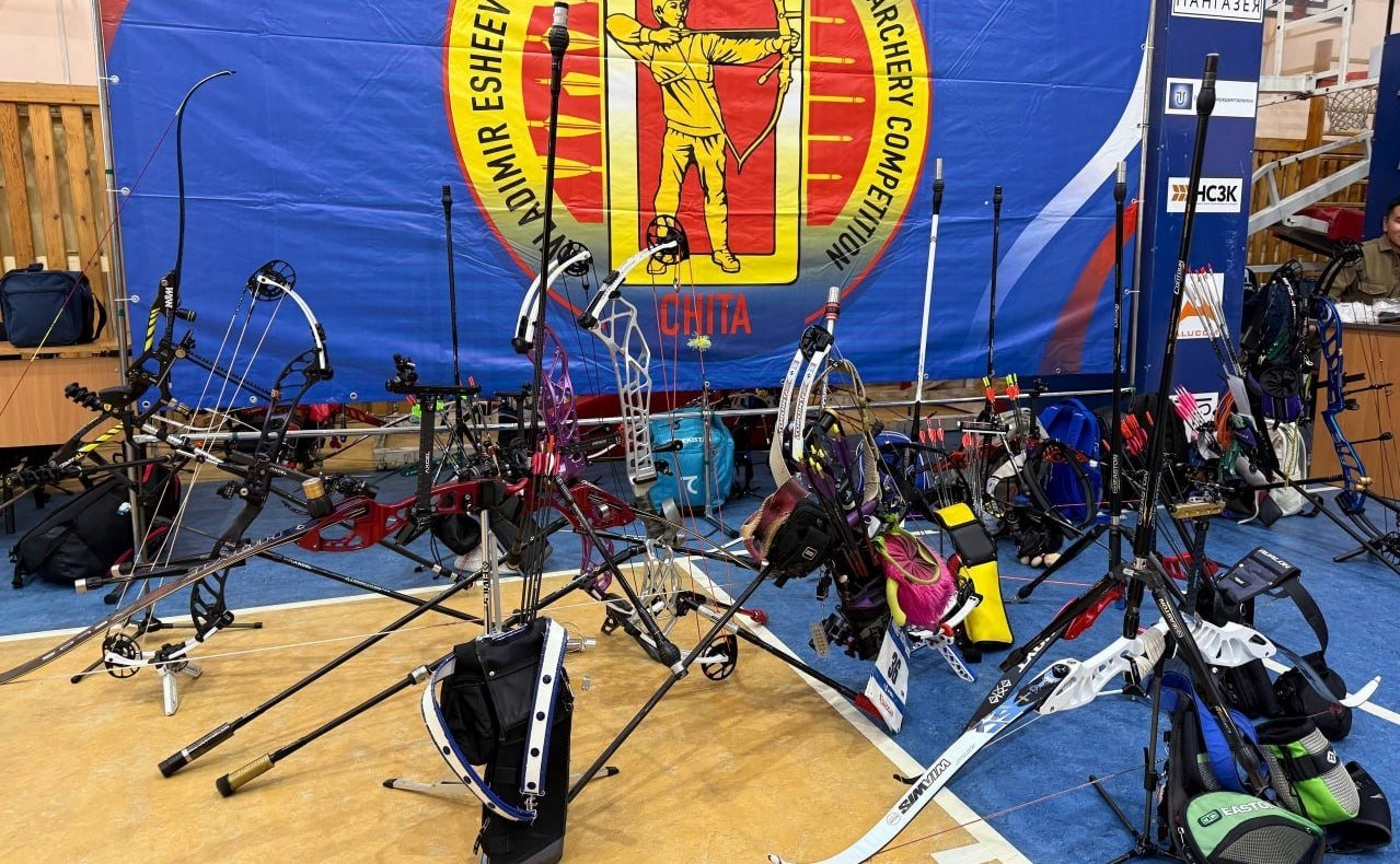 Баир Жамсуев принял участие в открытии международного турнира по стрельбе из лука в Чите