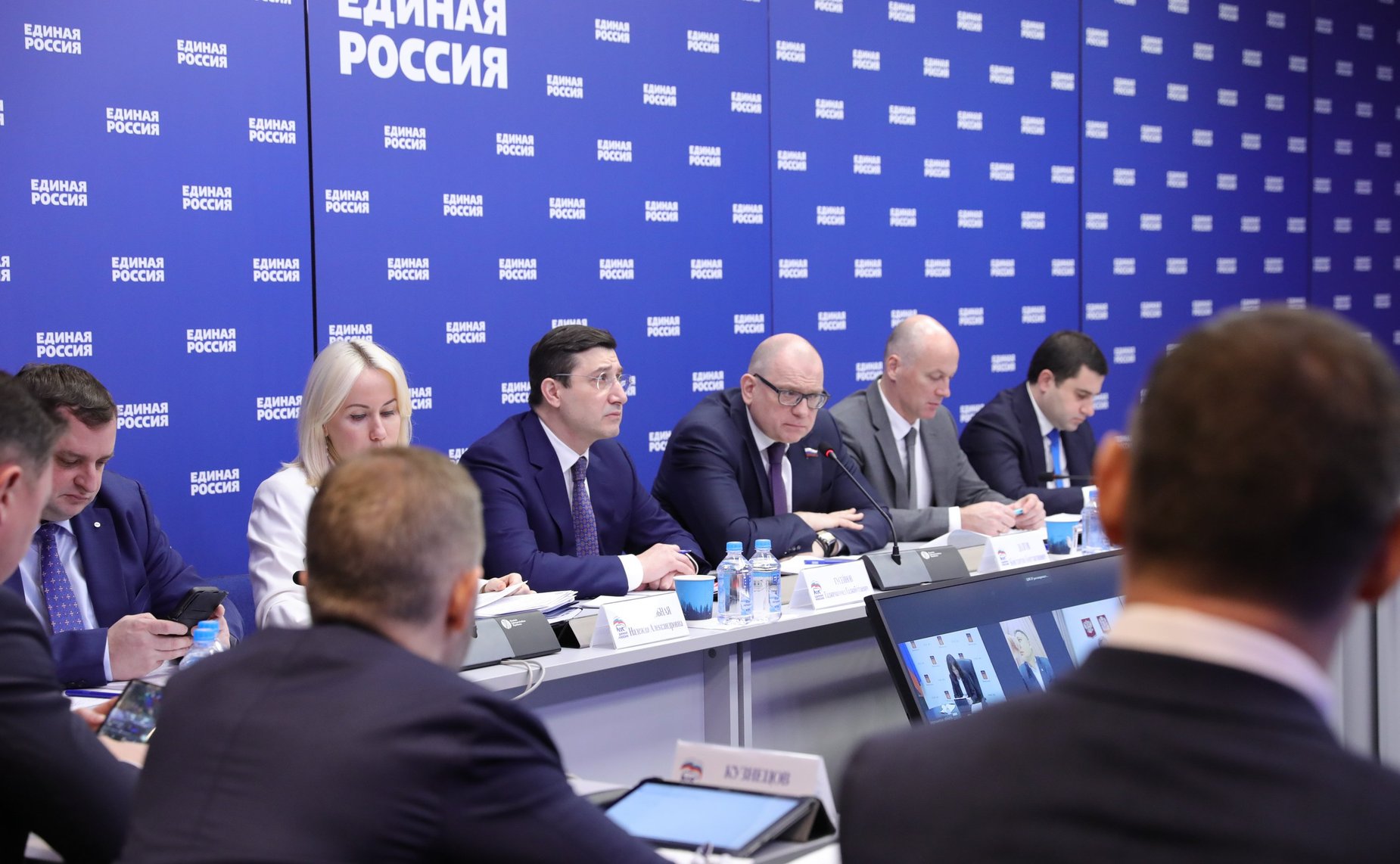 Константин Долгов вместе с федеральными ведомствами и представителями субъектов проанализировал итоги работы в течение 2023 года по поддержке арктических и дальневосточных регионов