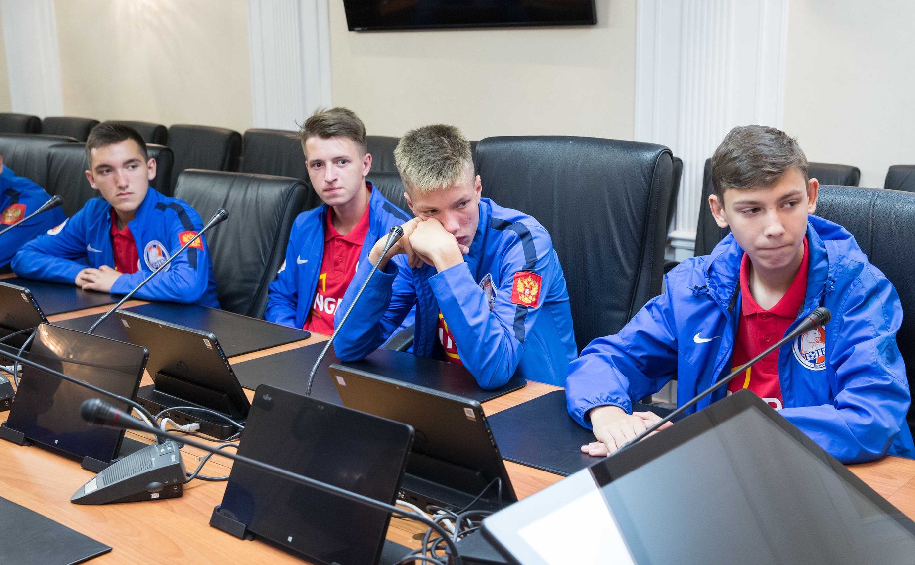 Встреча Андрея Клишаса и Валерия Семенова с футболистами клуба «Тотем»