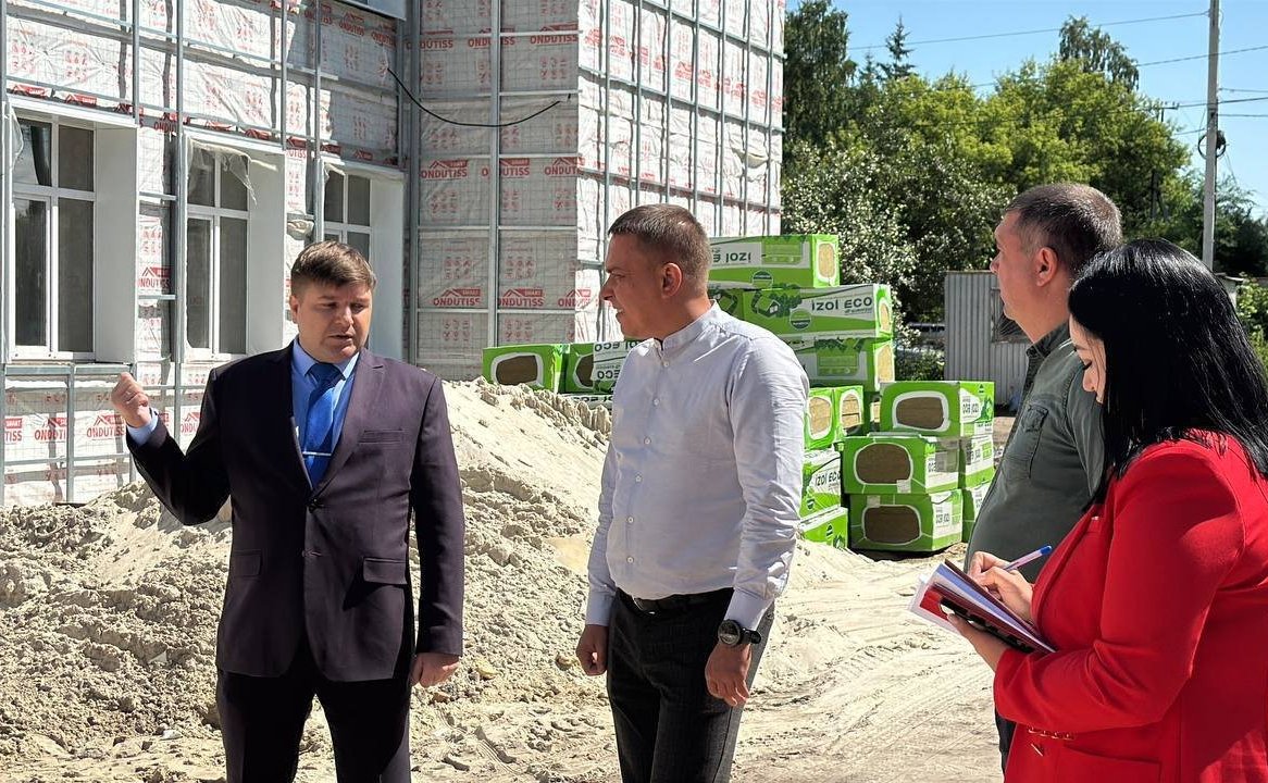 Айрат Гибатдинов проверил ход ремонта школ в Ульяновске