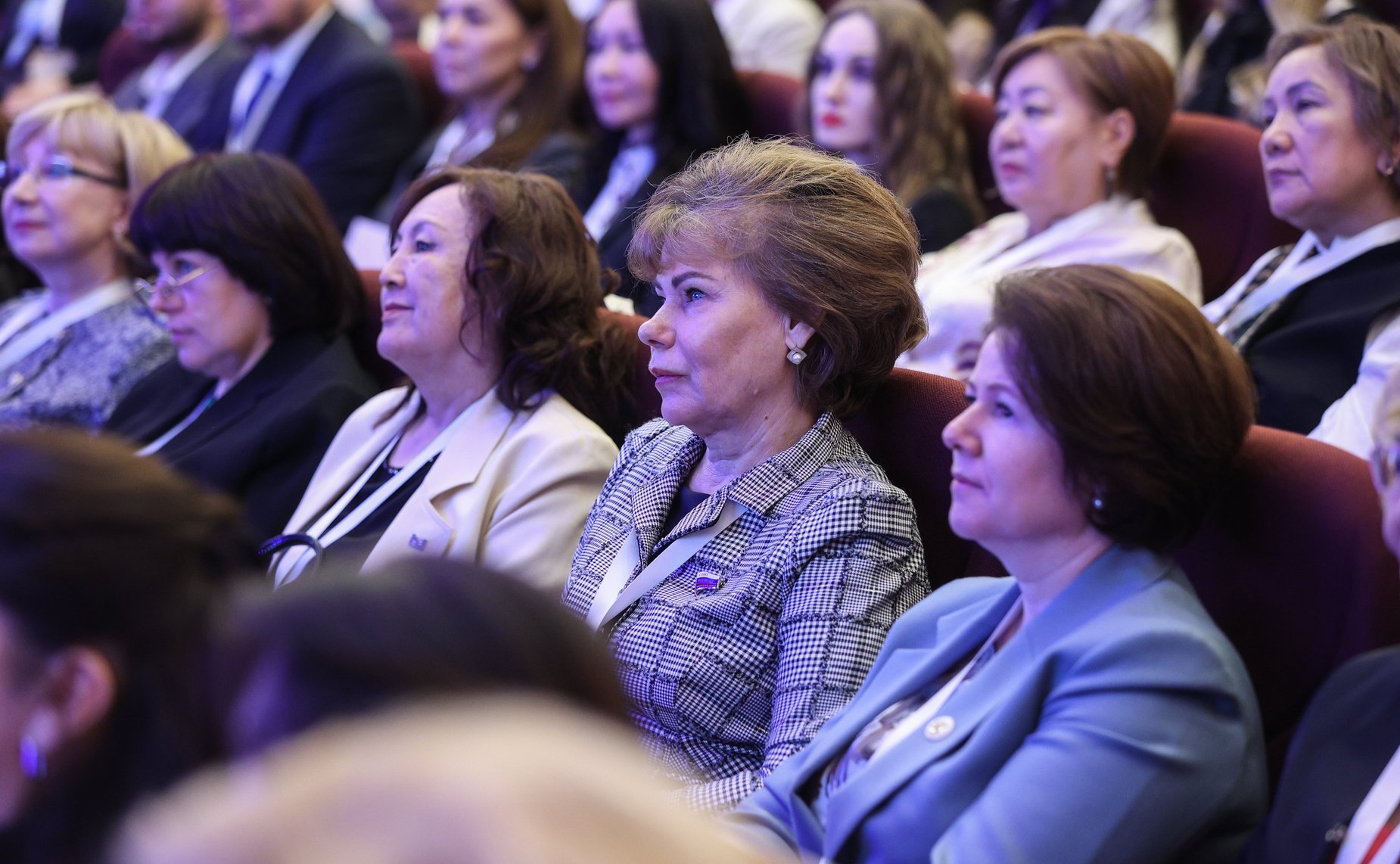 Пленарное заседание Первого Российско-Киргизского женского форума «Диалог женщин России и Кыргызстана во имя будущего»