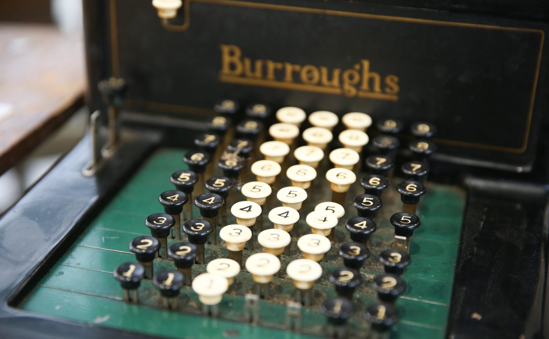 Выставка историко-культурных объектов и изделий мастеров народно-художественных промыслов Ярославской области, проходящая в рамках VIII Парламентского форума «Историко-культурное наследие России»