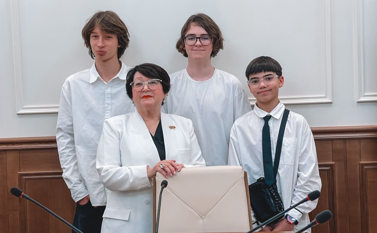 Людмила Талабаева встретилась в Совете Федерации со школьниками из региона