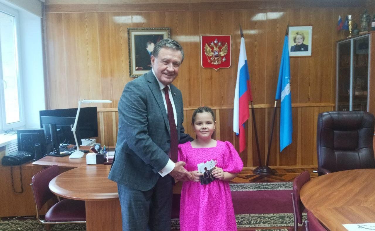 Сергей Рябухин в ходе рабочей поездки в регион принял участие в традиционной акции «Помоги собраться в школу»