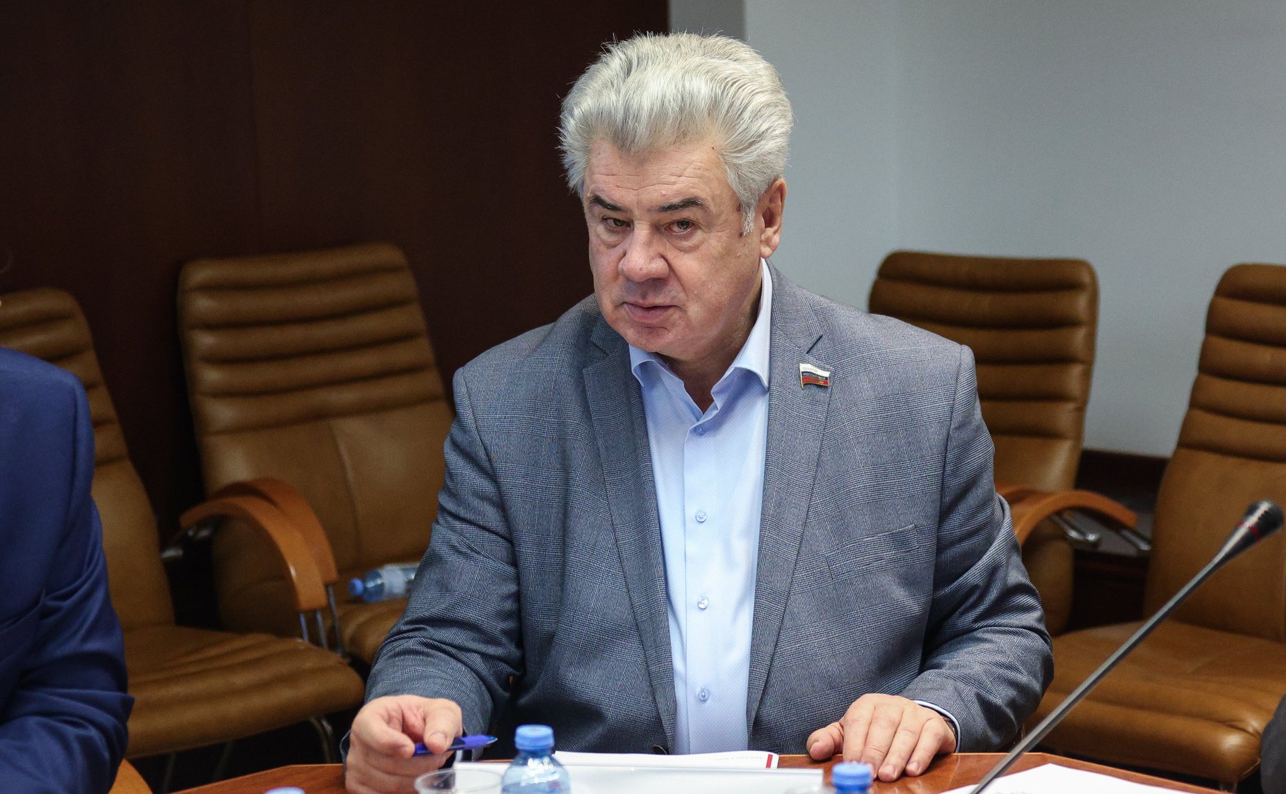 Виктор Бондарев