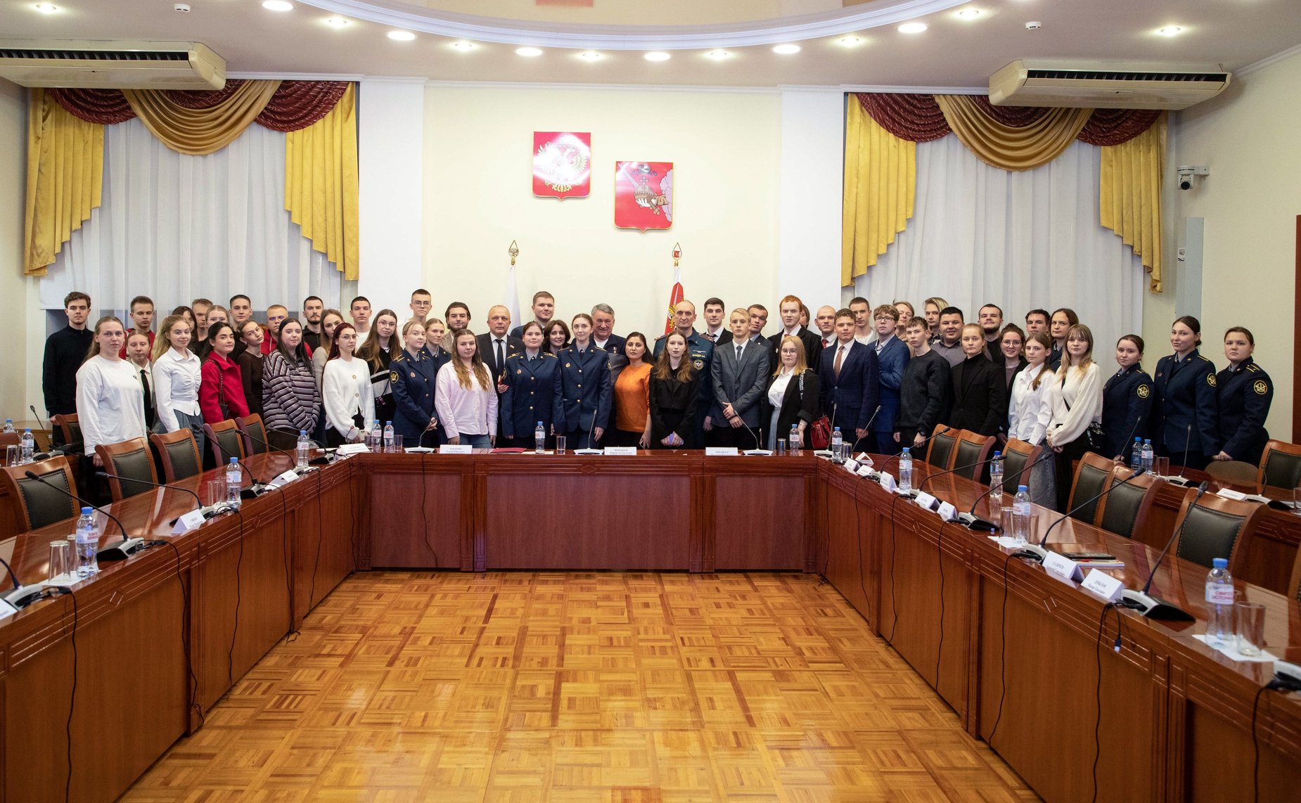 Заседание Дискуссионного клуба Молодежного парламента Вологодской области