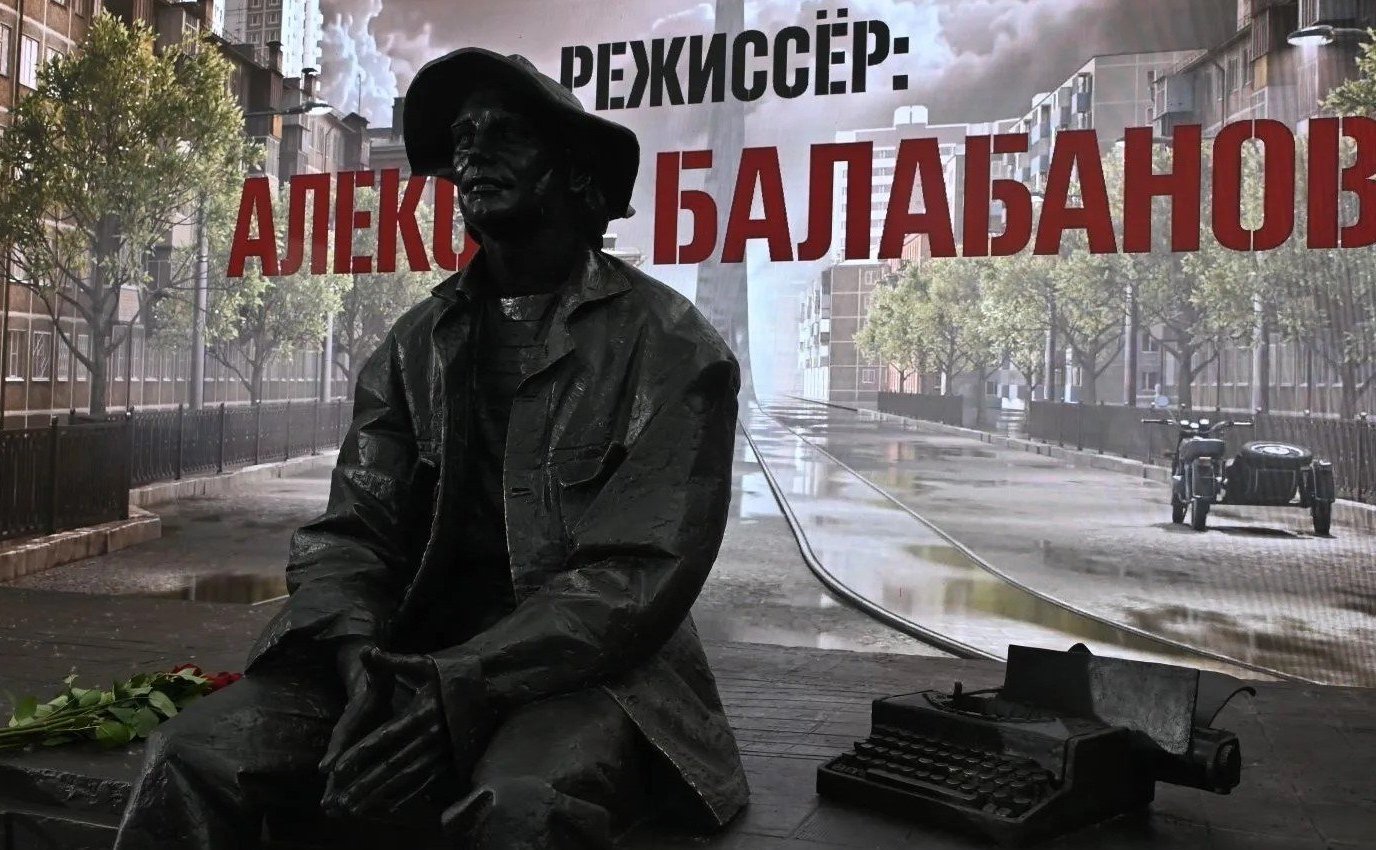 Виктор Шептий принял участие в открытии памятника кинорежиссёру А. Балабанову в Екатеринбурге