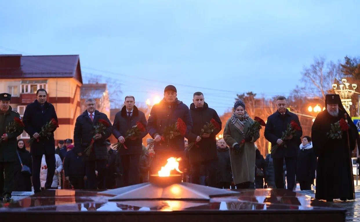 Андрей Хапочкин принял участие в открытии в регионе мемориала в честь воинов СВО