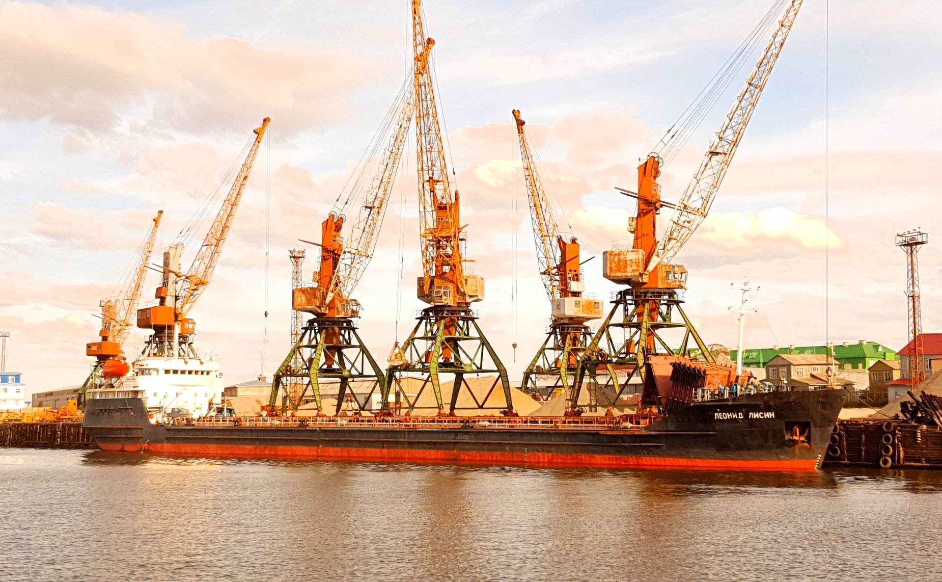 Морской порт Нарьян-Мара