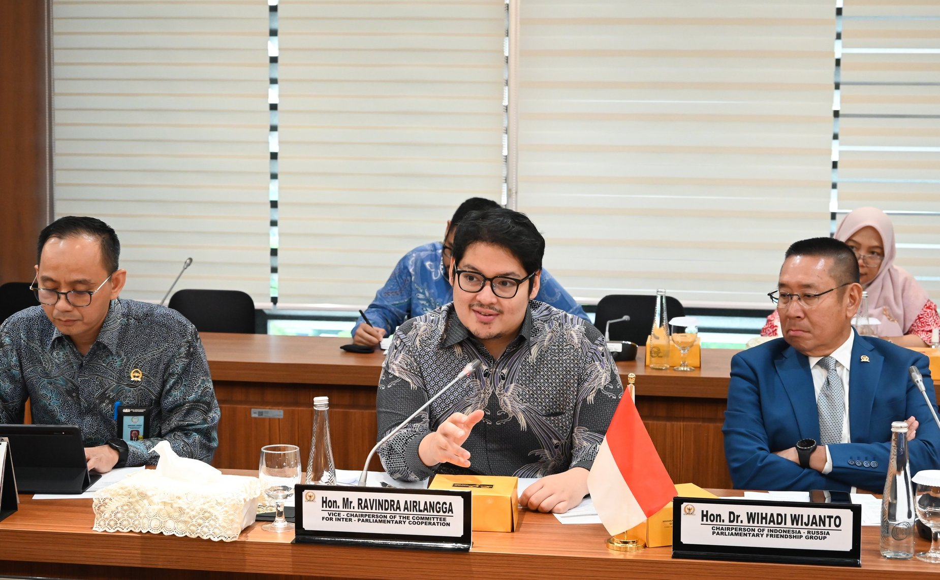 Сенаторы провели переговоры с Равиндрой Аирлангой и председателем Группы дружбы Совета народных представителей Индонезии с нижней палатой российского парламента Вихади Виджаянто