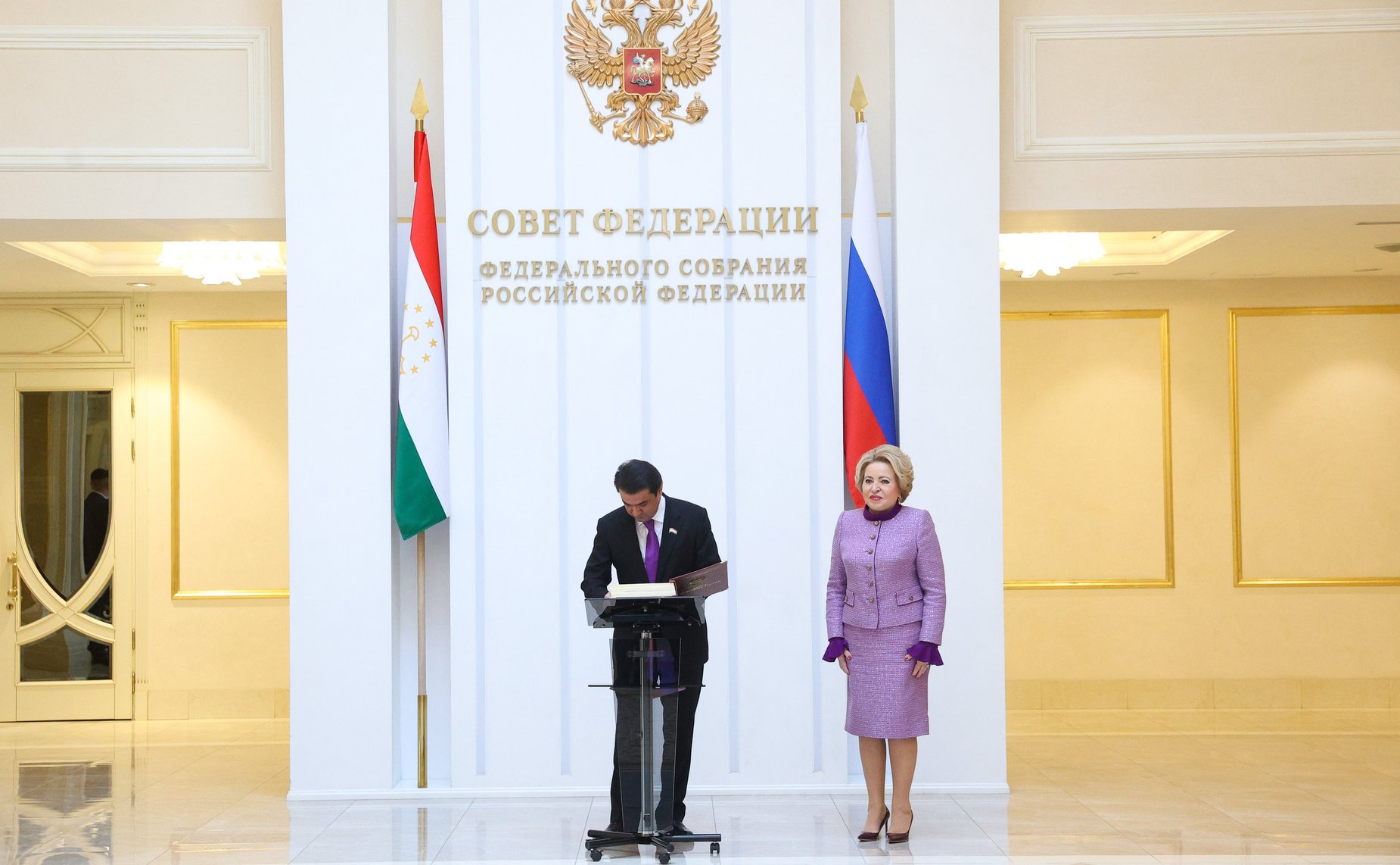 Валентина Матвиенко обсудила с Председателем Маджлиси милли Маджлиси Оли Республики Таджикистан Рустами Эмомали