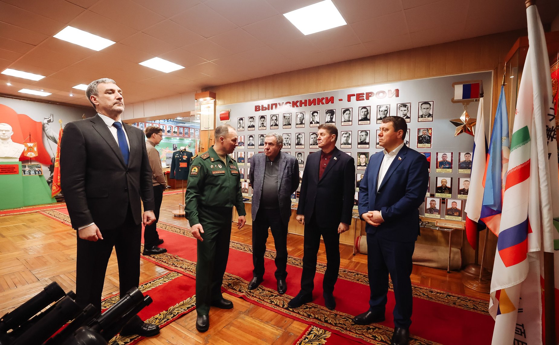 Сенаторы Российской Федерации посетили Дальневосточное гвардейское высшее общевойсковое командное училище ордена Жукова им. Маршала Советского союза К.К. Рокоссовского и музей училища