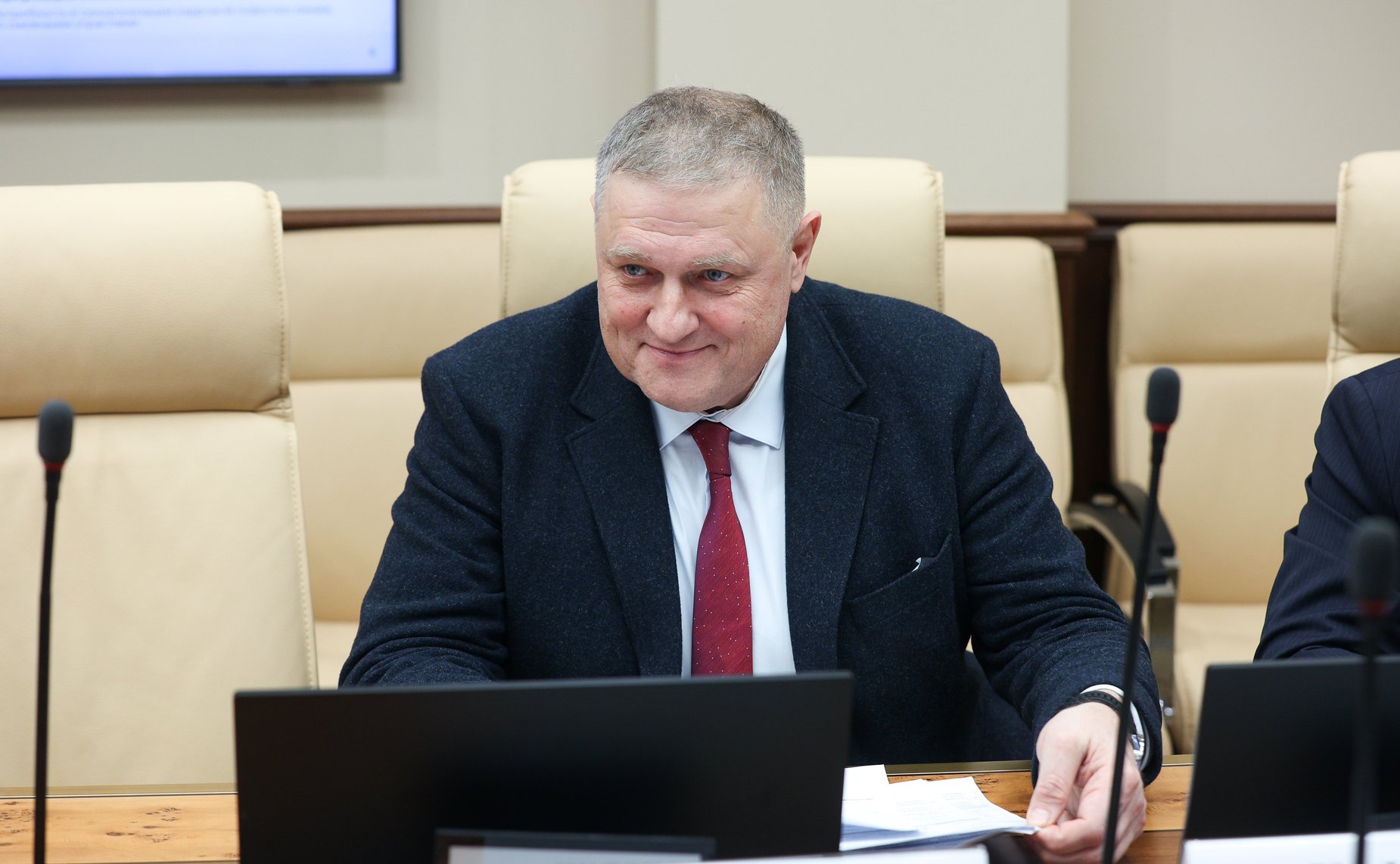 Круглый стол Комитета Совета Федерации по экономической политике на тему «Актуальные вопросы реализации национального проекта «Новые материалы и химия» в части малотоннажной химии. Подготовка кадров»