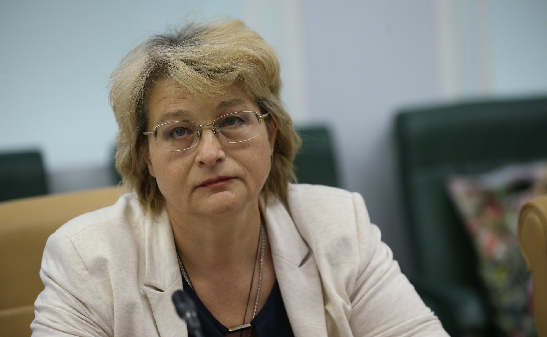 «Круглый стол» на тему «Актуальные проблемы семейного законодательства и практика его применения: признание детей оставшимися без попечения родителей и их устройство»