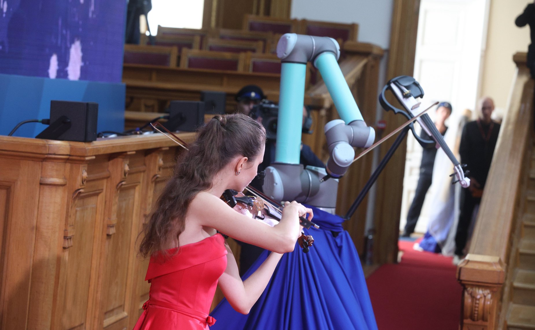 Пленарное заседание IV Евразийского женского форума «Женщины за укрепление доверия и глобальное сотрудничество»