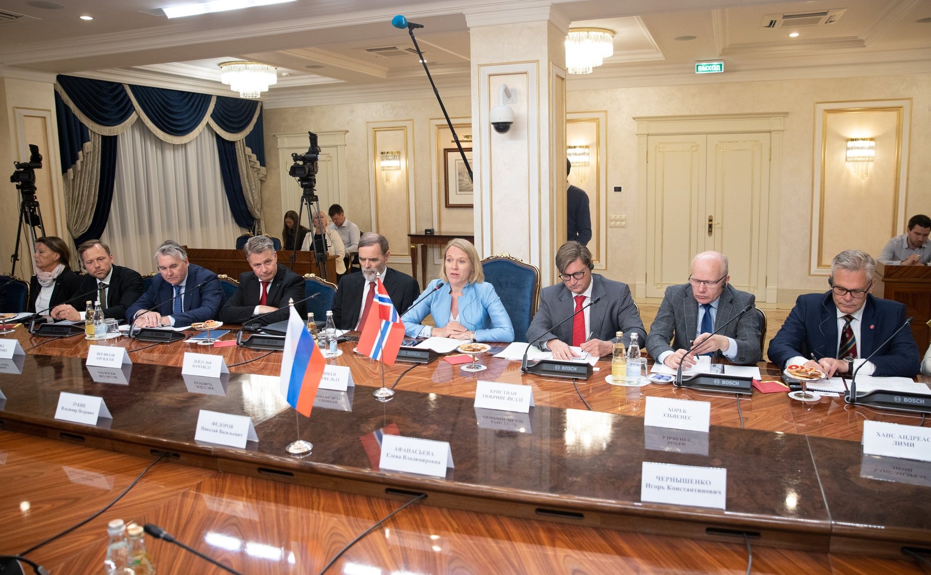 Встреча первого заместителя Председателя Совета Федерации Николая Федорова с председателем Комитета по вопросам внешней политики и обороны Стортинга Королевства Норвегия Анникен Хюитфельдт