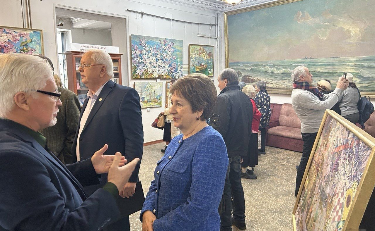 Екатерина Алтабаева выступила с приветственным словом на персональной выставке заслуженного деятеля искусств Севастополя, художника Николая Карпова «… и снова придет весна»