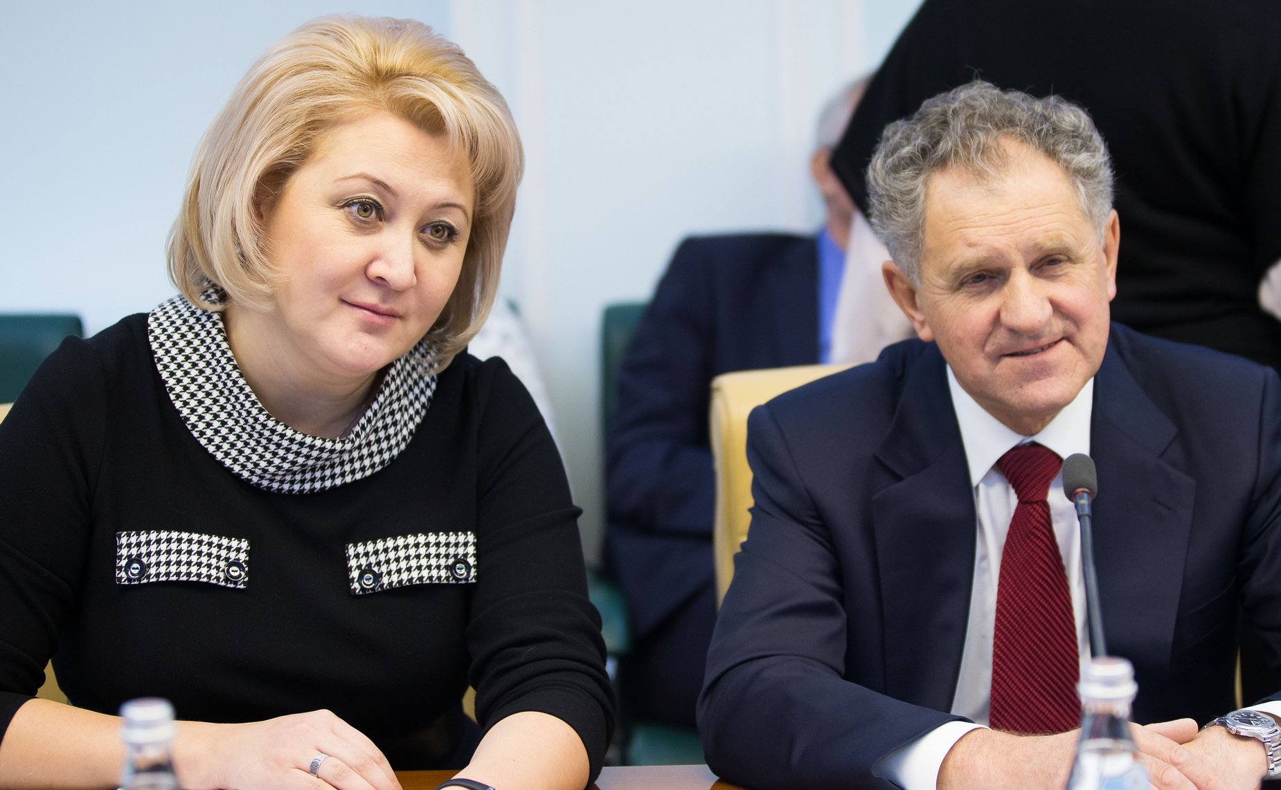 Л. Гумерова и А. Волков Заседание Комитета Совета Федерации по науке, образованию и культуре