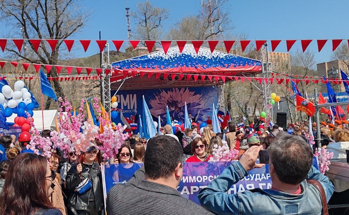 Александр Ролик принял участие в праздничных и профориентационных мероприятиях, посвященных Дню Весны и Труда